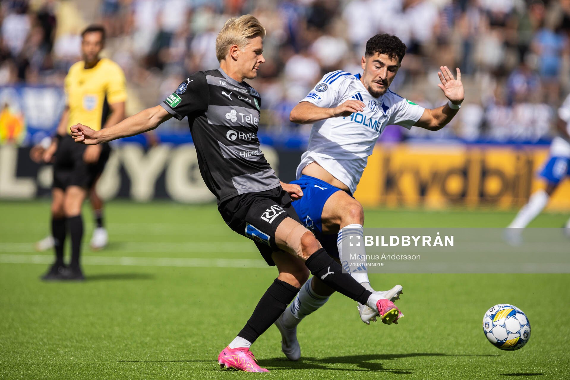 Västerås Marcus Linday och IFK Norrköpings Ismet Lushaku