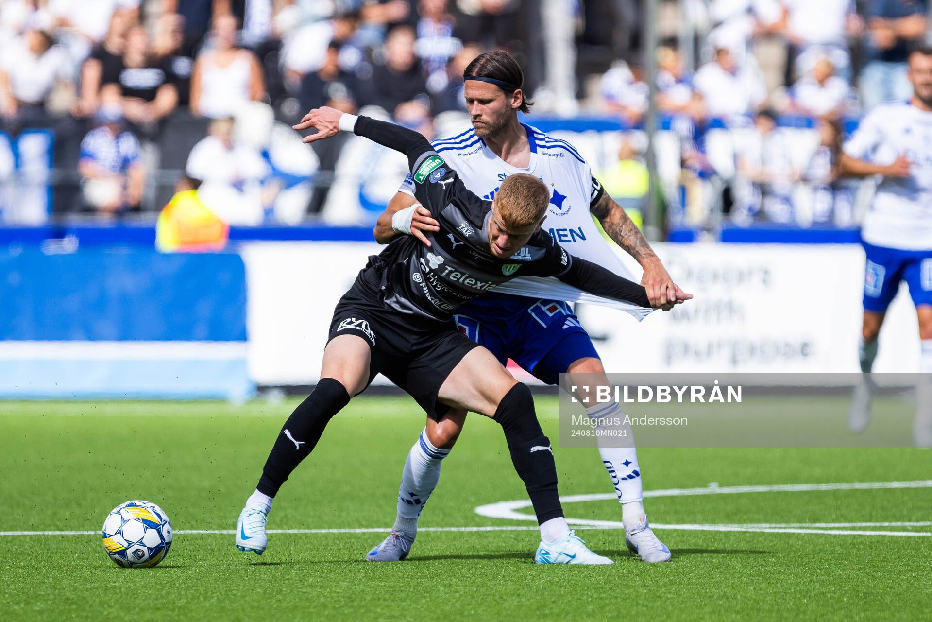 Västerås Daniel Ask och IFK Norrköpings Arnor Traustason