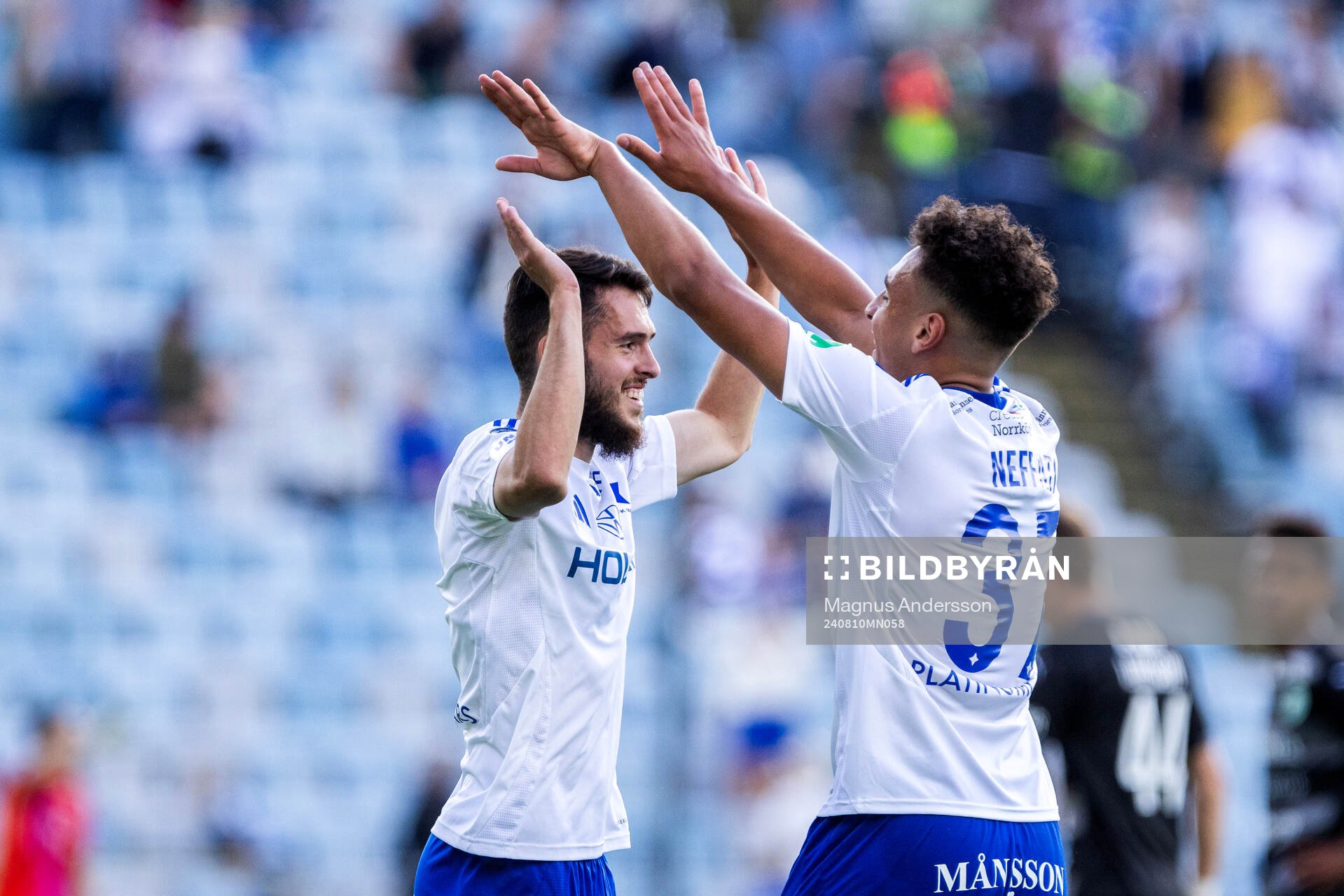 IFK Norrköpings Laorent Shabani och Moutaz Neffati jublar