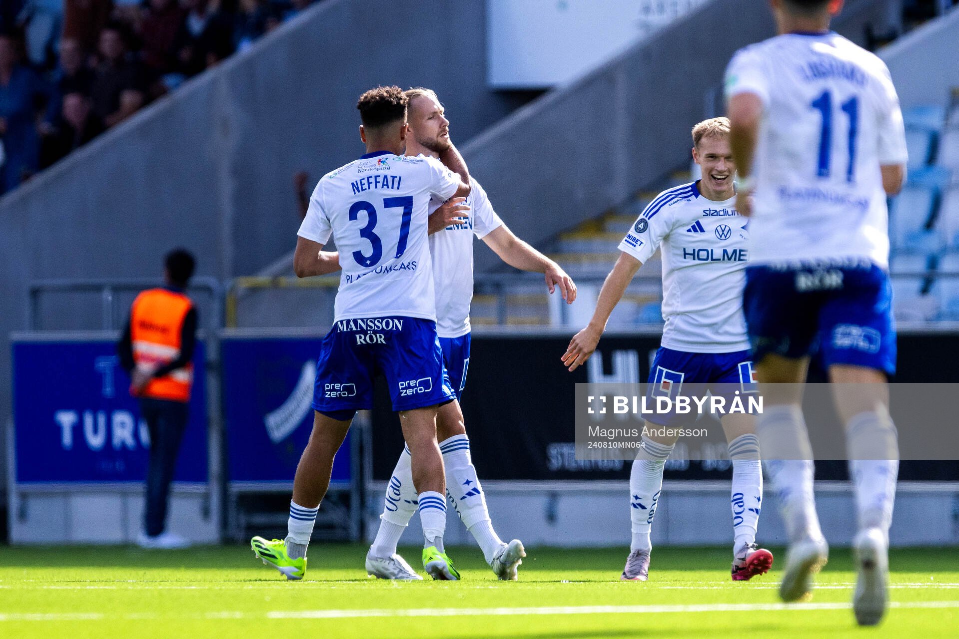 IFK Norrköpings Kevin Höög Jansson jublar efter 1-1 under fotbollsmatchen i Allsvenskan mellan IFK Norrköping och Västerås den 10 augusti 2024 i Norrköping.