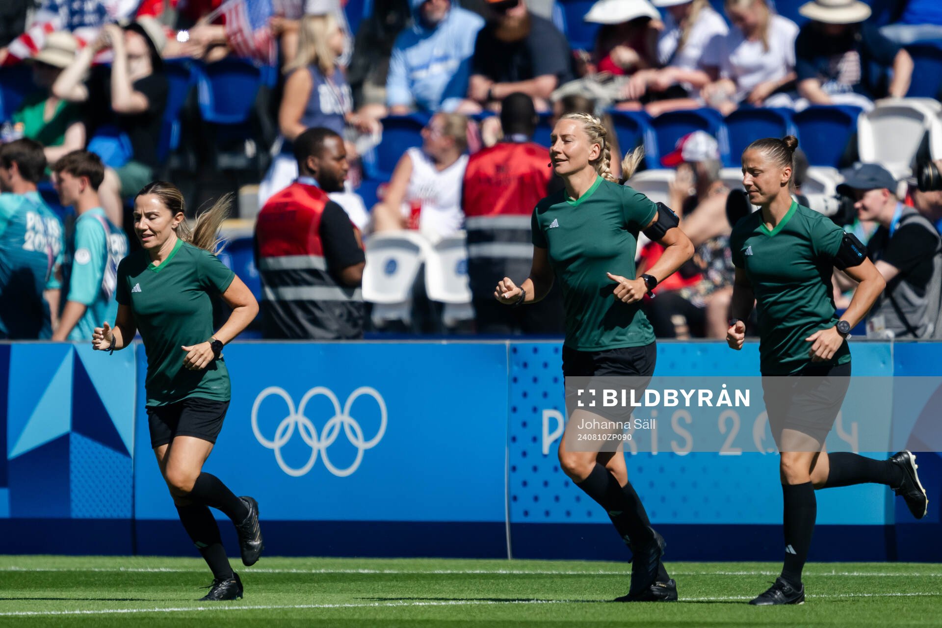 Referee Tess Olofsson ahead of the women’s football final between Brazil and USA during day 15 of the Paris 2024 Olympic Games on August 10, 2024 in Paris.