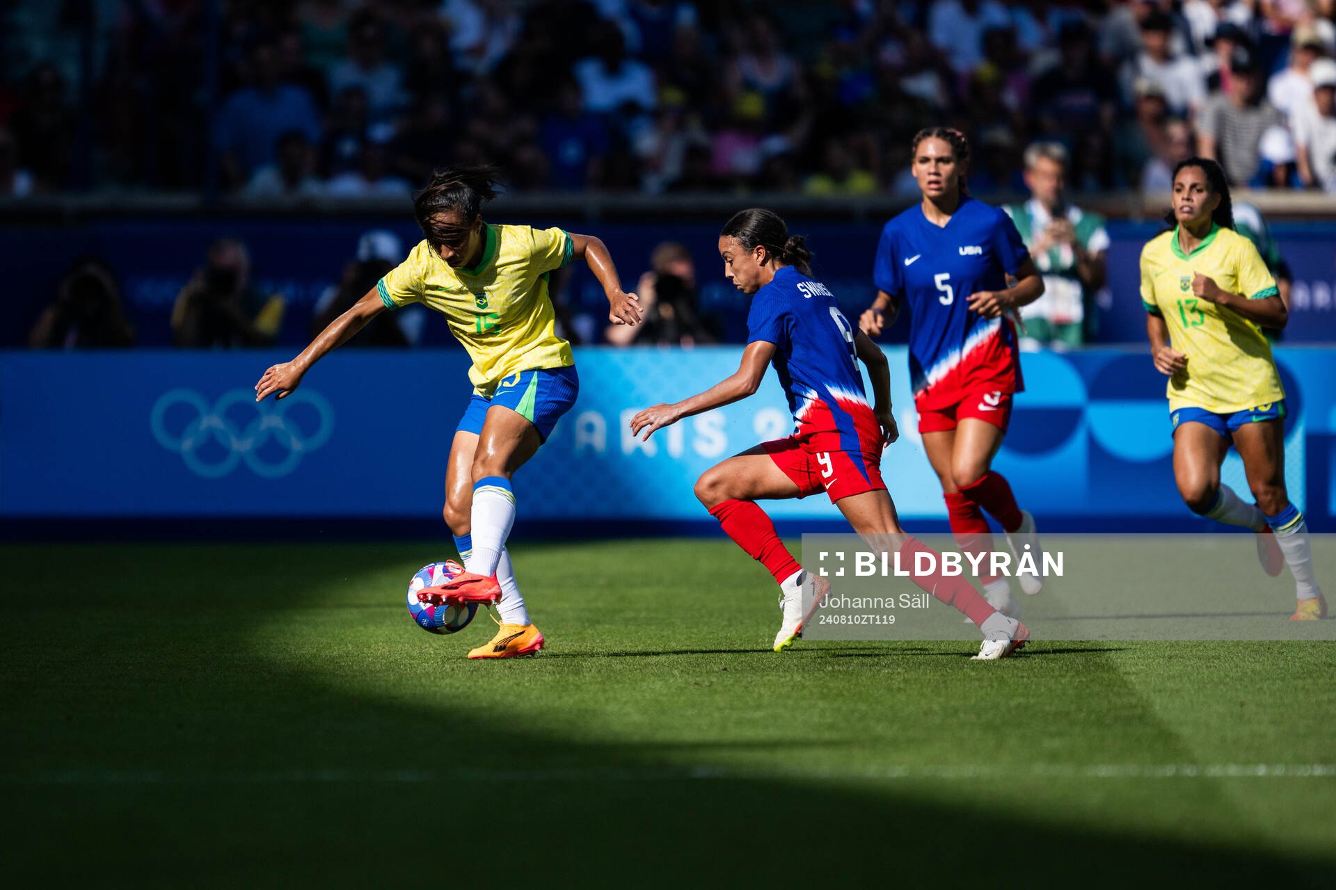 Thais of Brazil and Mallory Swanson of USA in the women’s