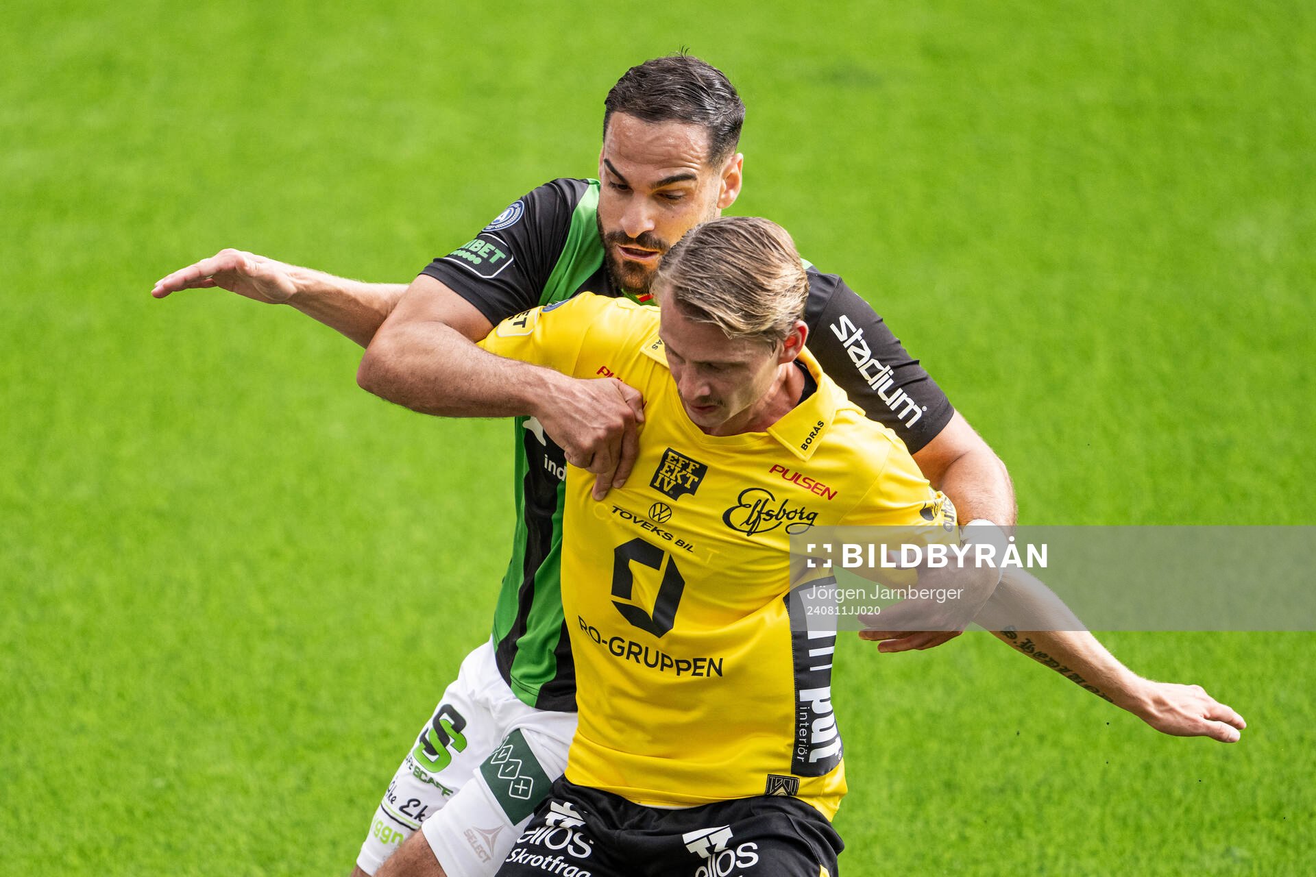 GAISs Mervan Celik och Elfsborgs Simon Hedlund