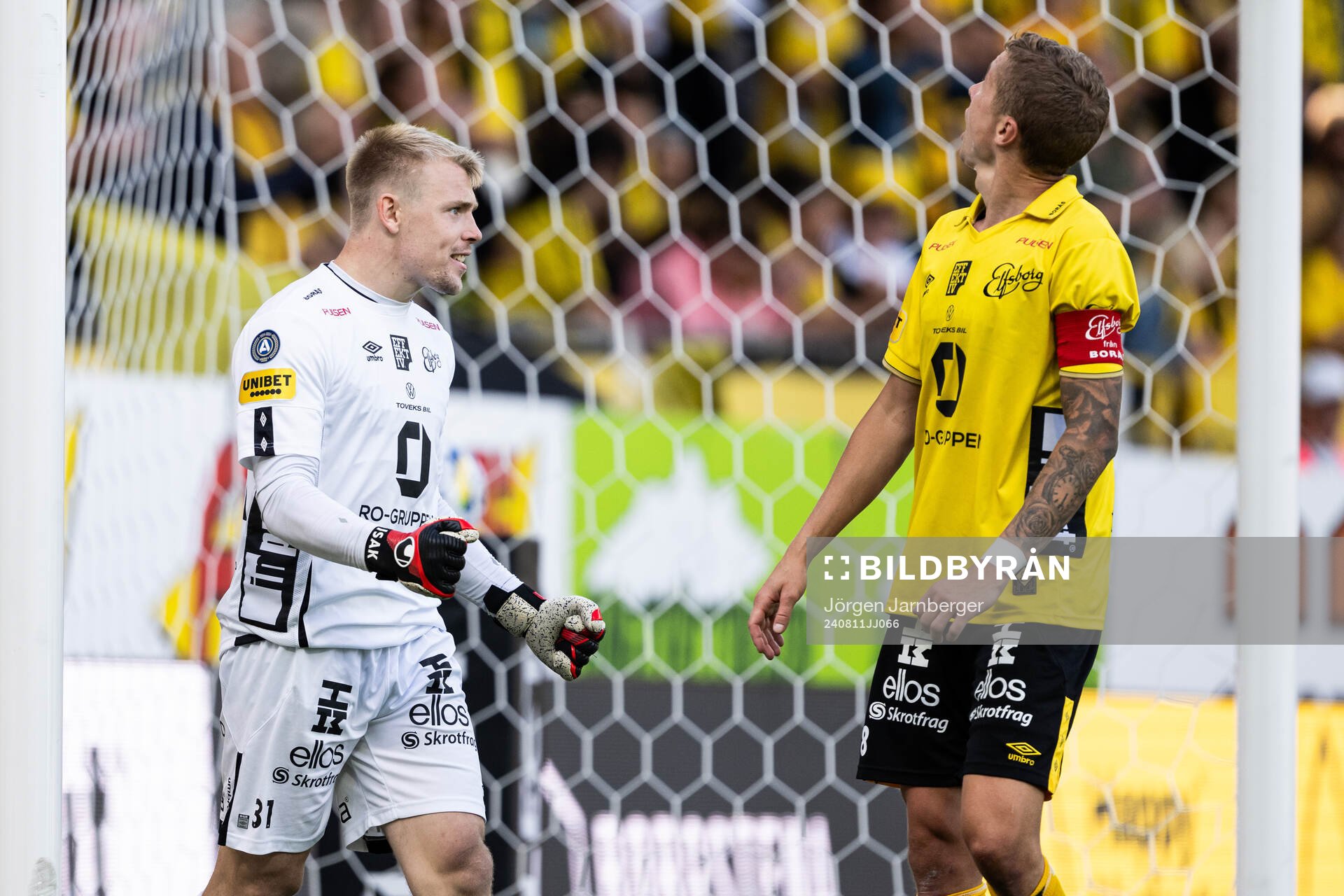 Elfsborgs målvakt Isak Pettersson jublar