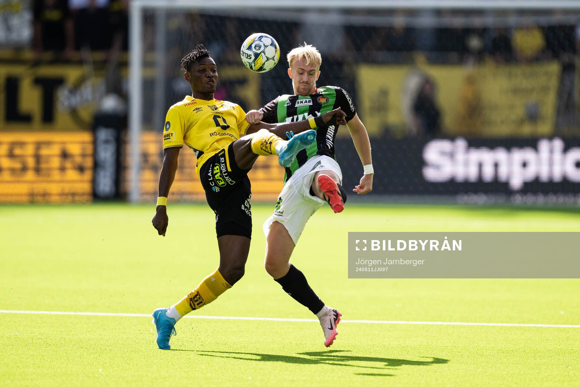 Elfsborgs Jalal Abdullai och GAISs Robin Wendin Thomasson