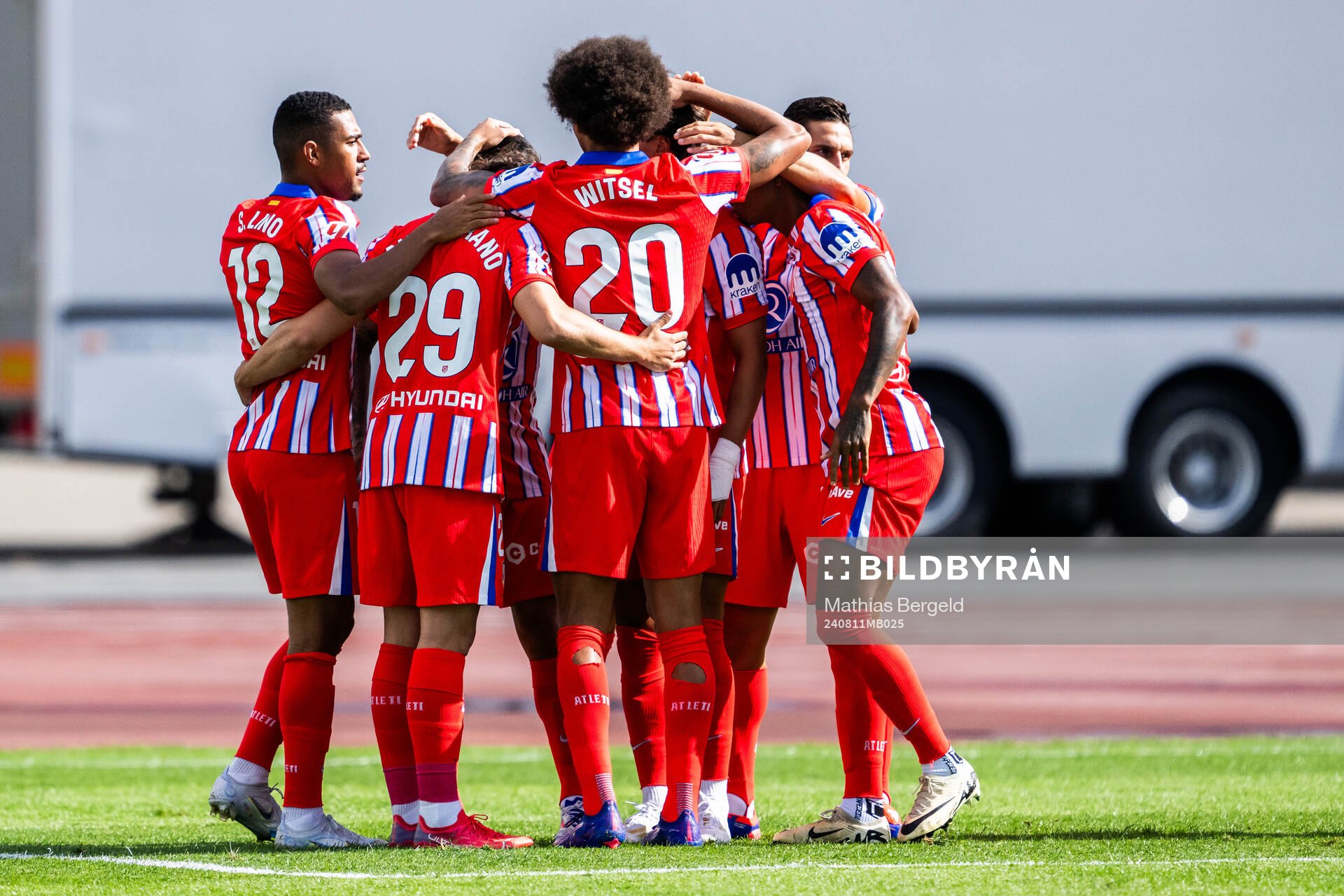 Samuel Lino, Javi Serrano, Axel Witsel and Joao Felix of