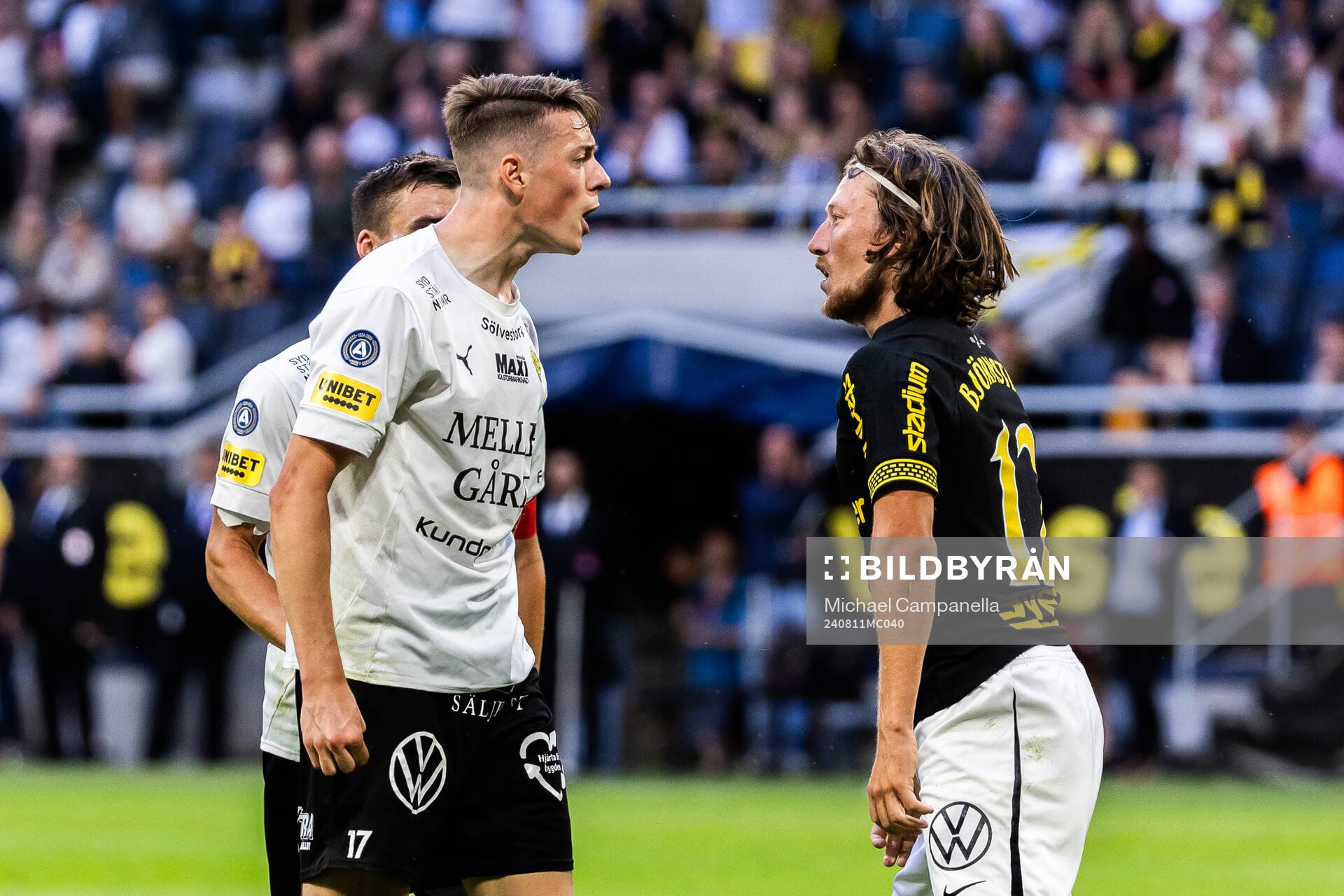 Mjällbys Elliot Stroud och AIKs Axel Björnström
