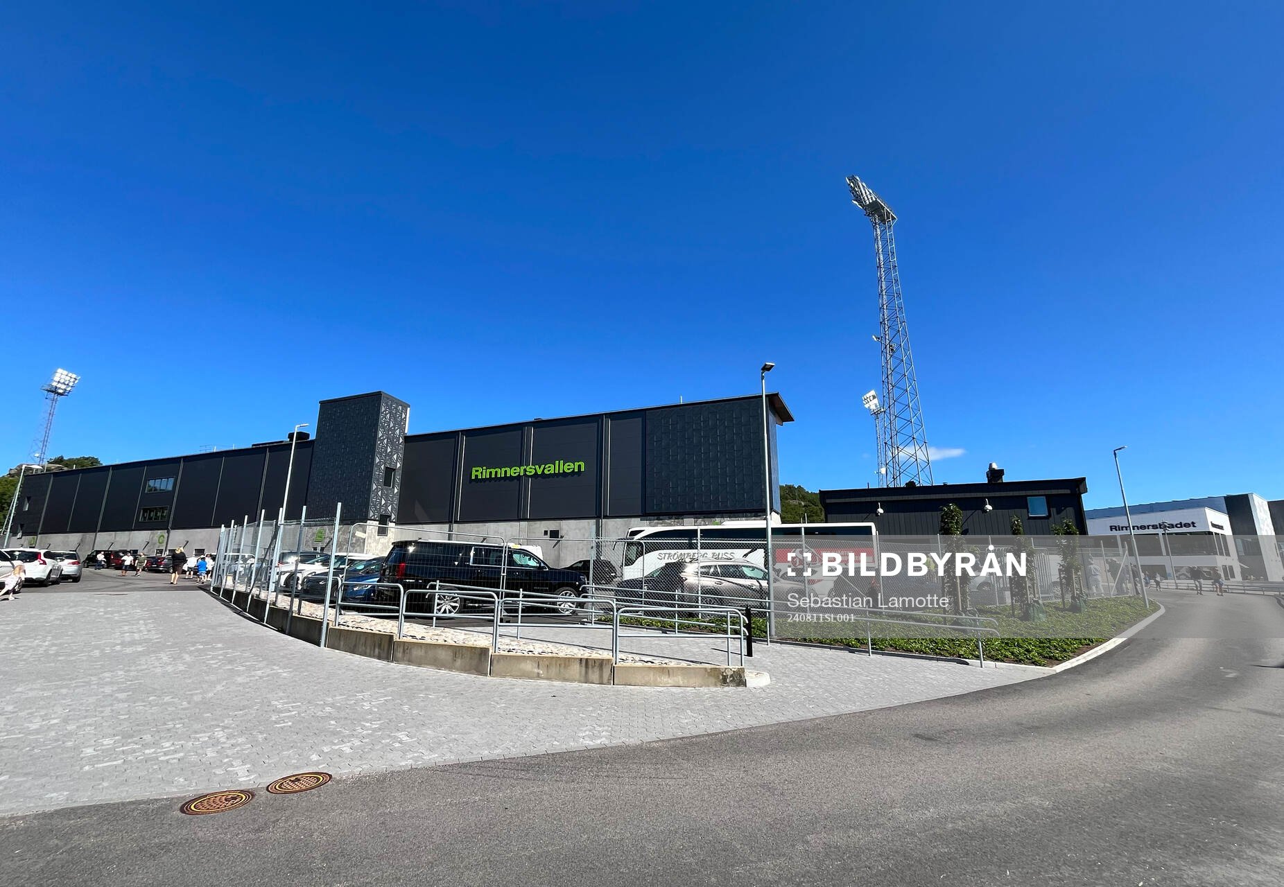 Utanför arenan
