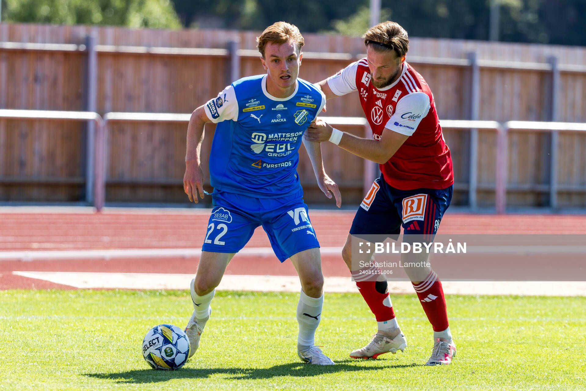 IK Oddevolds Julius Johansson och Sandvikens IFs Kasper