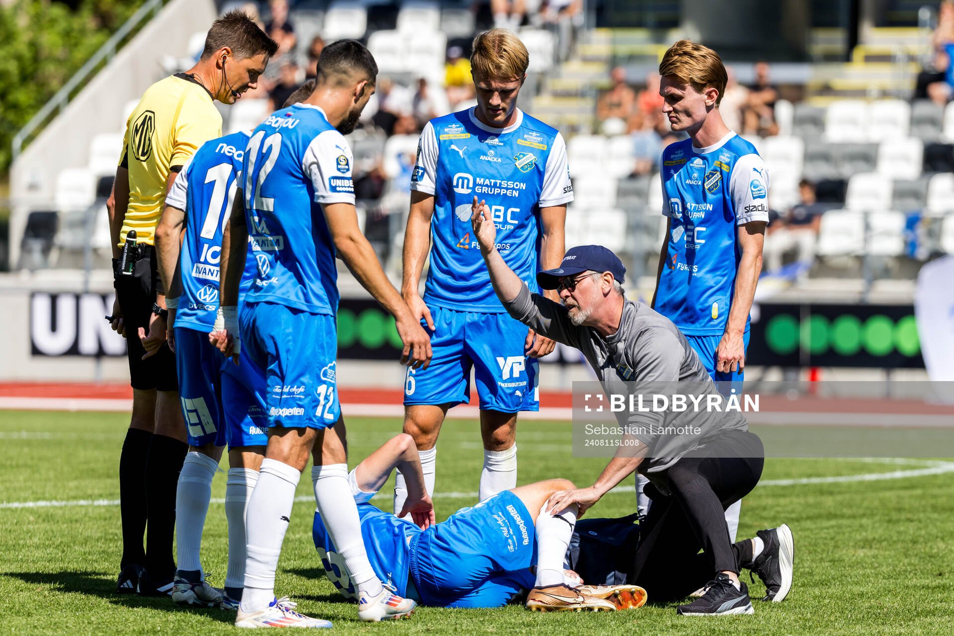 IK Oddevolds Gustav Forssell har ont och får vård