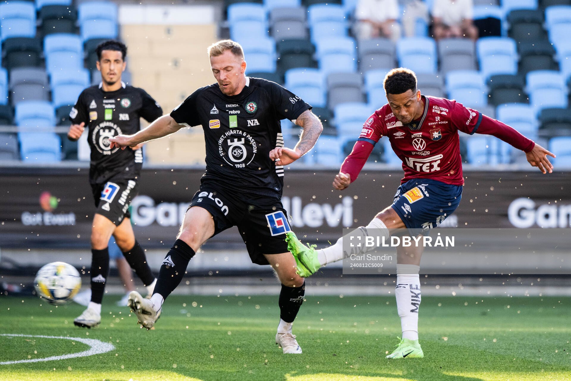 Örebros Jesper Modig och Örgrytes Tobias Sana