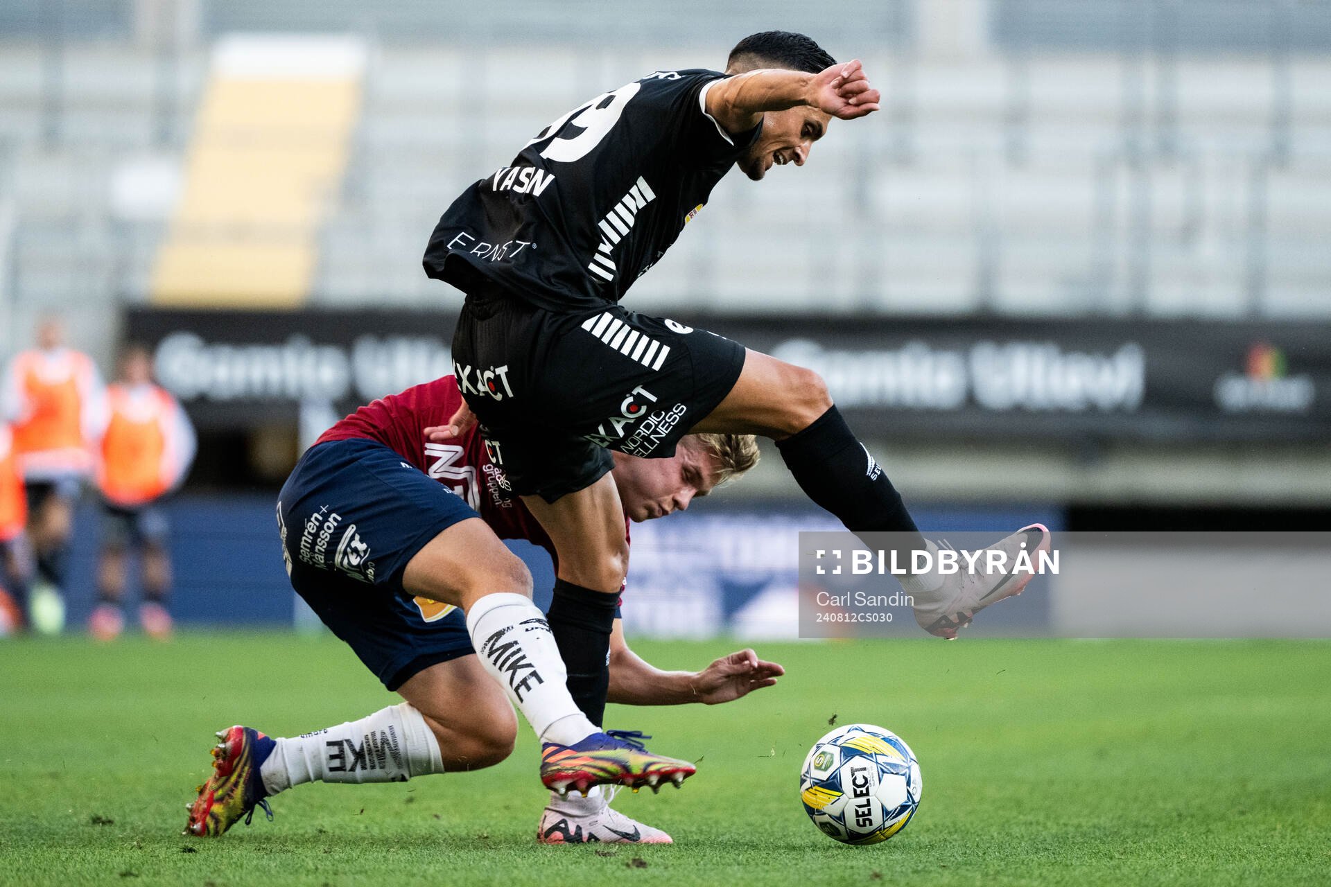 Örgrytes Isak Dahlqvist och Örebros Ahmed Yasin