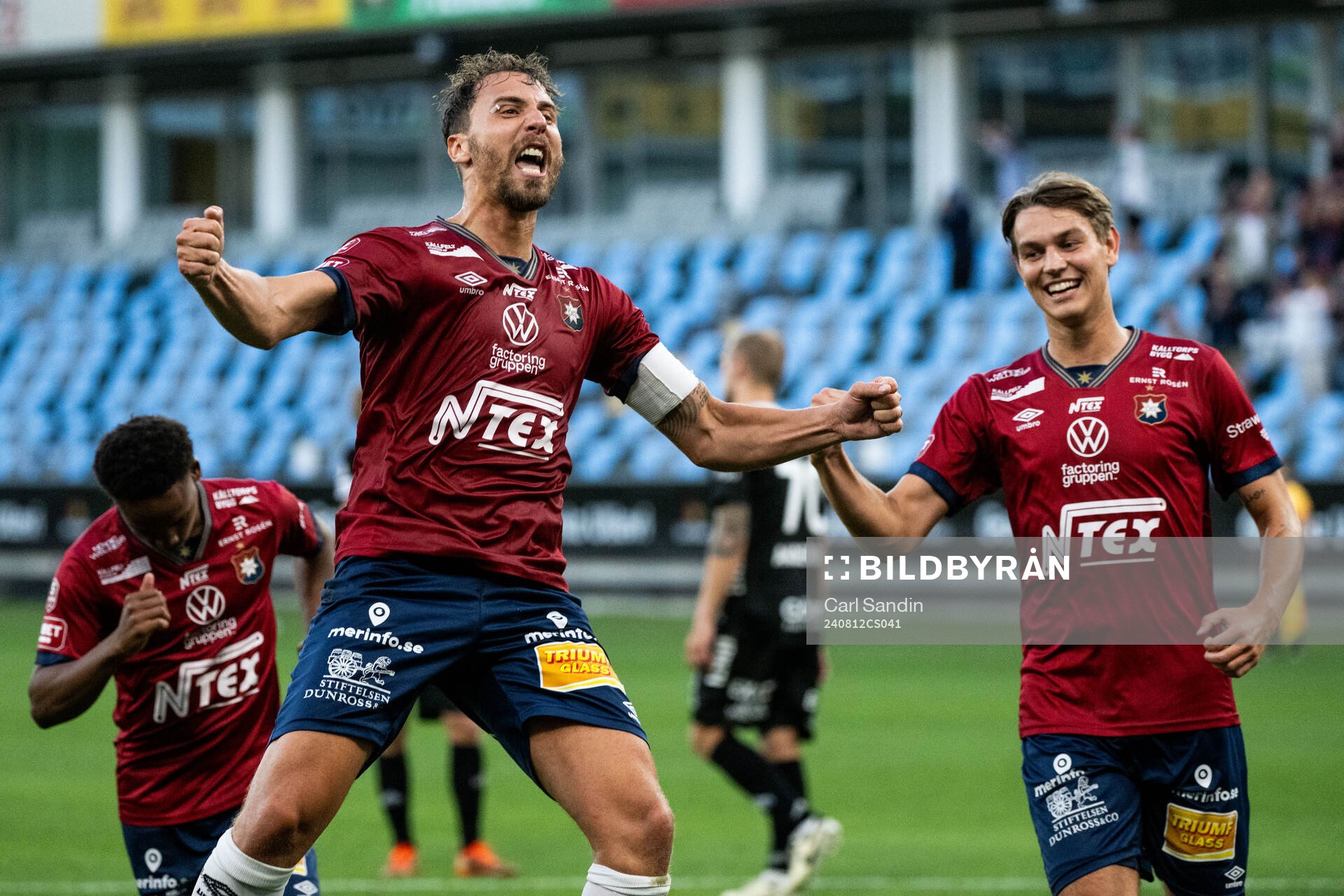 Örgrytes Jonathan Azulay jublar