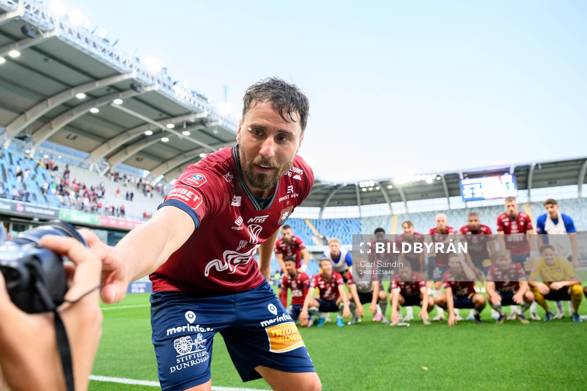 Örgrytes Jonathan Azulay jublar