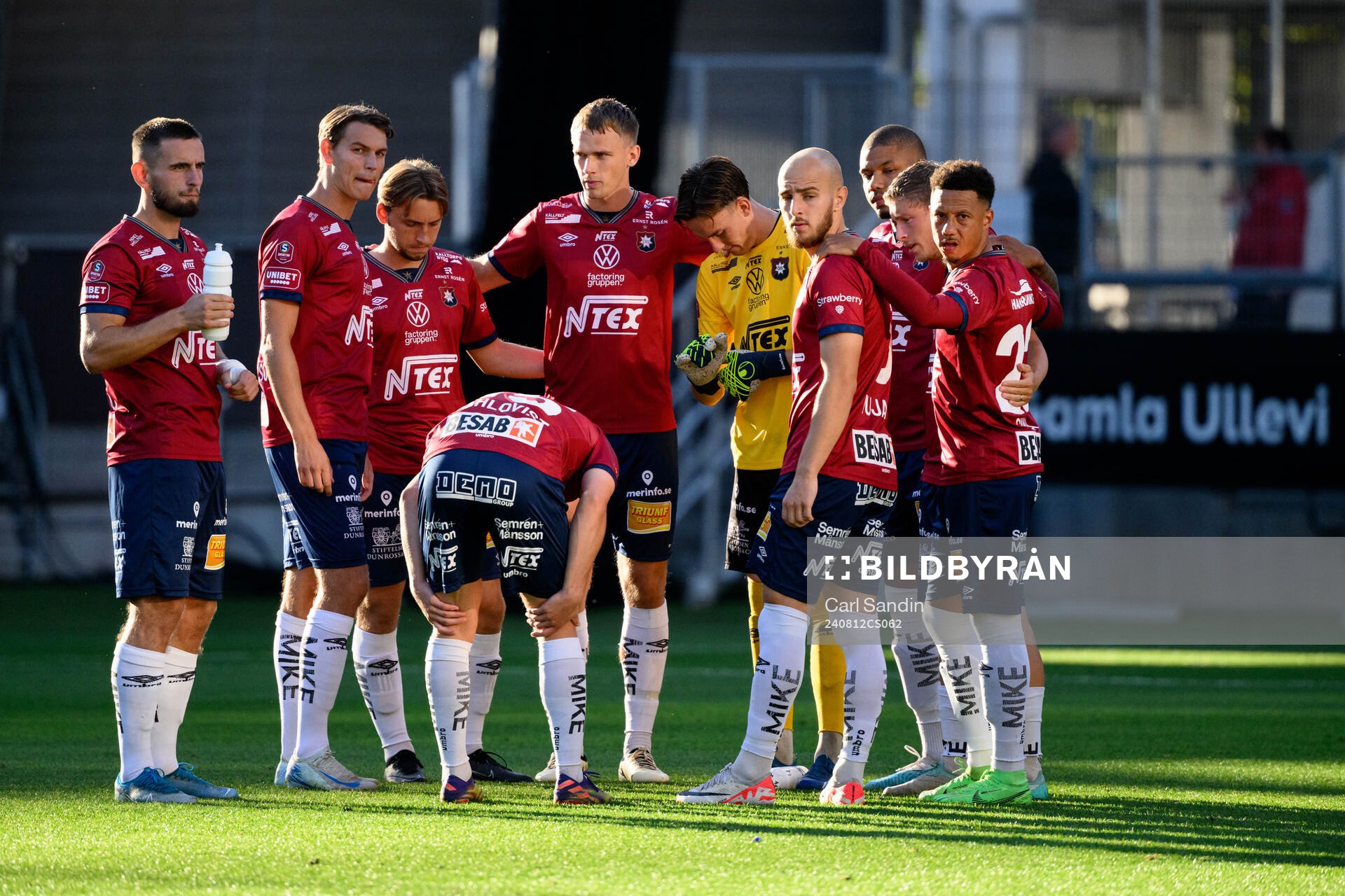 Örgrytes spelare samlas