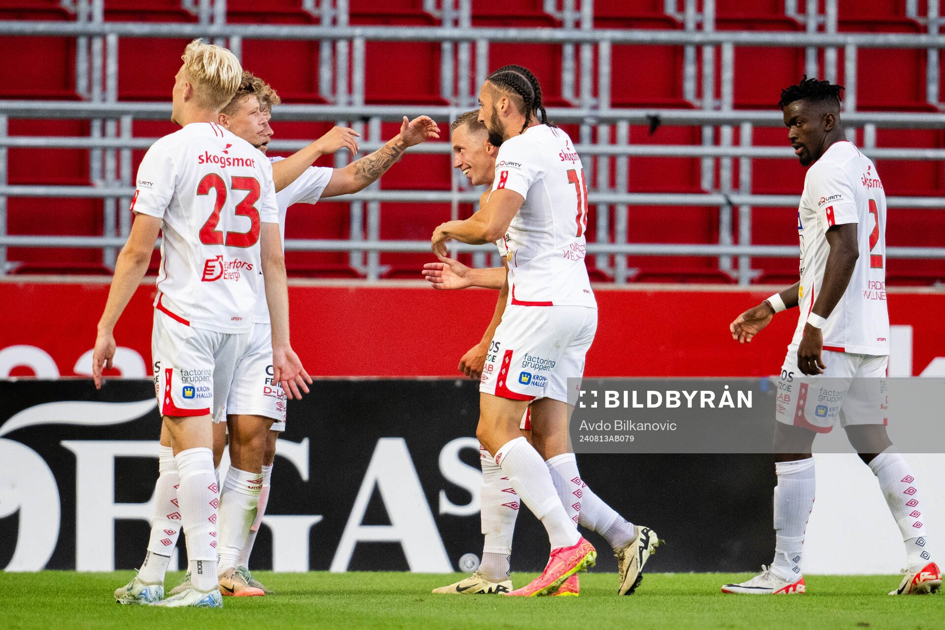 Degerfors Erik Lindell jublar efter 1-1 målet under fotbollsmatchen i Superettan mellan Helsingborg och Degerfors den 13 augusti 2024 i Helsingborg. 