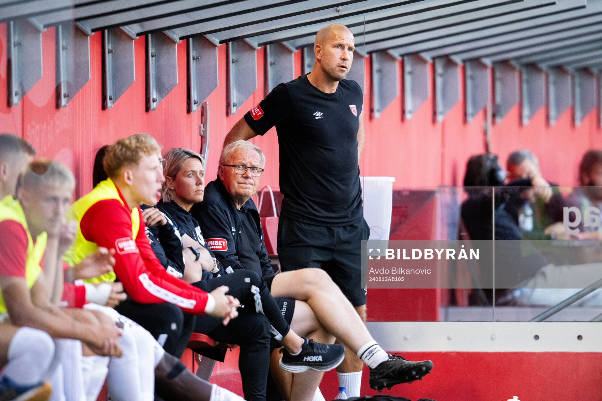 Degerfors assisterande tränare Mattias Lindström under fotbollsmatchen i Superettan mellan Helsingborg och Degerfors den 13 augusti 2024 i Helsingborg. 