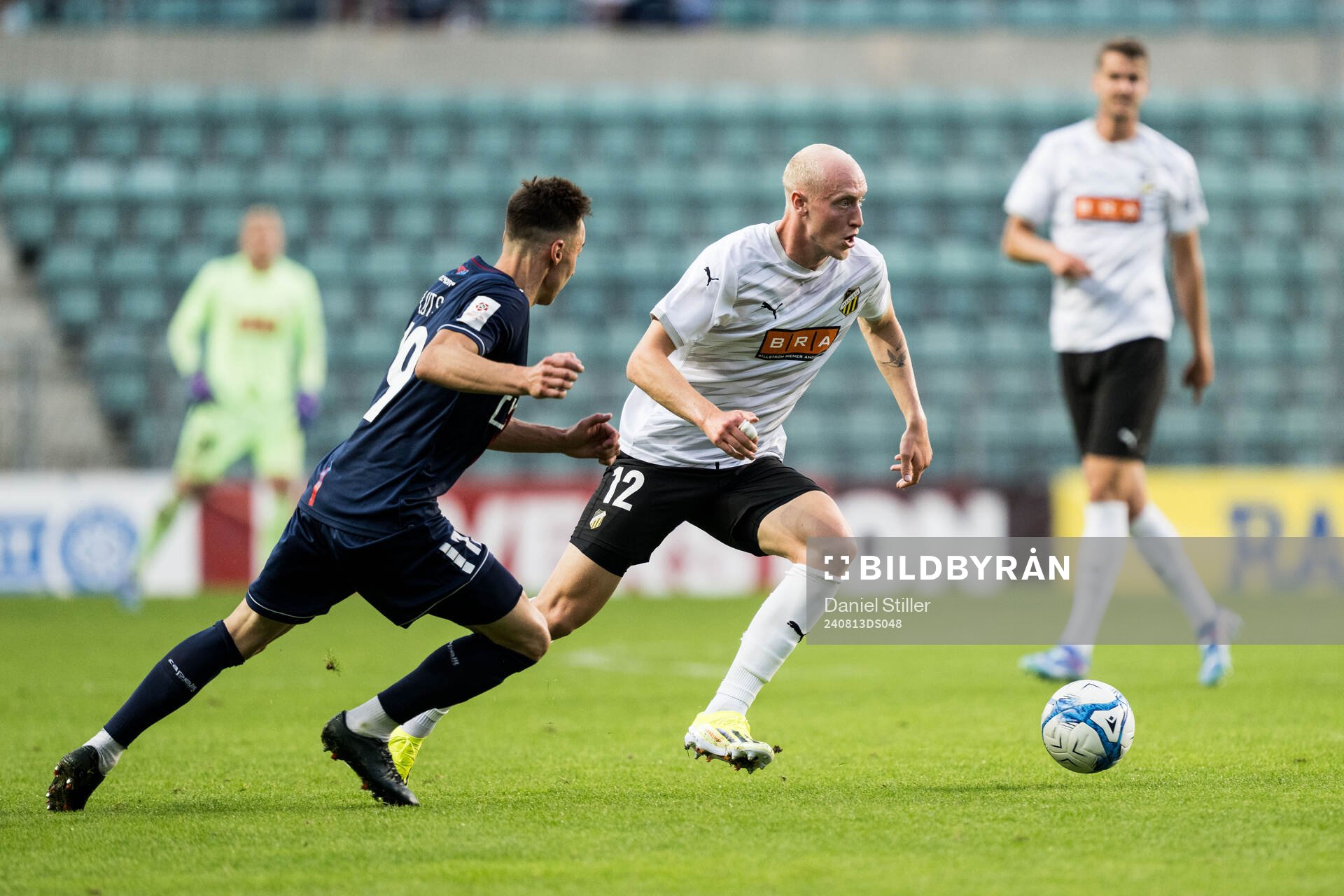 Siim Luts of Paide Linnameeskond and Valgeir Fridriksson of