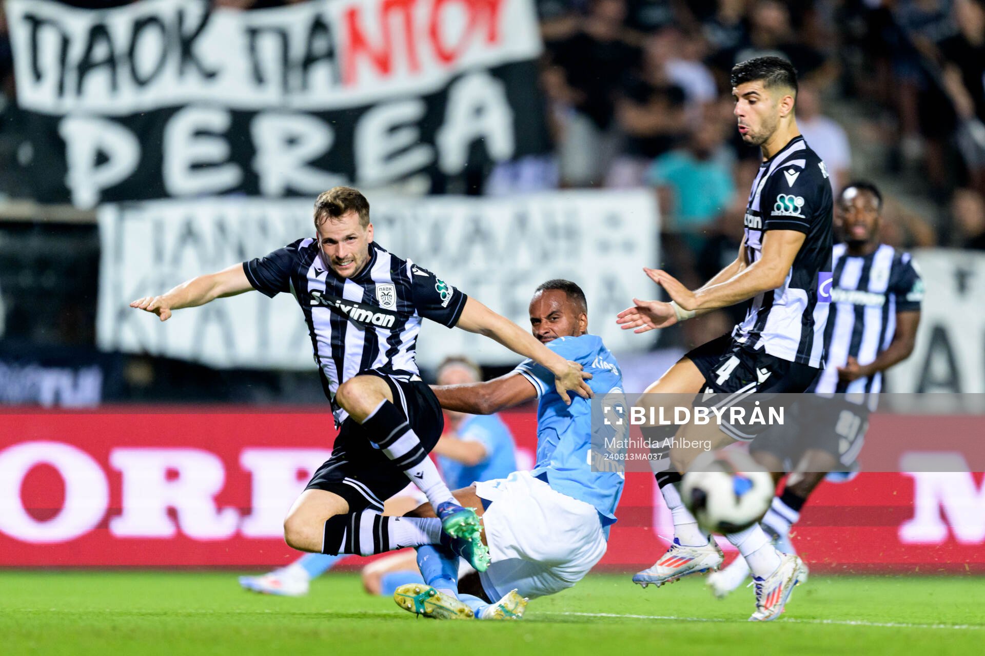 Thomas Murg och Konstantinos Koulierakis of PAOK against