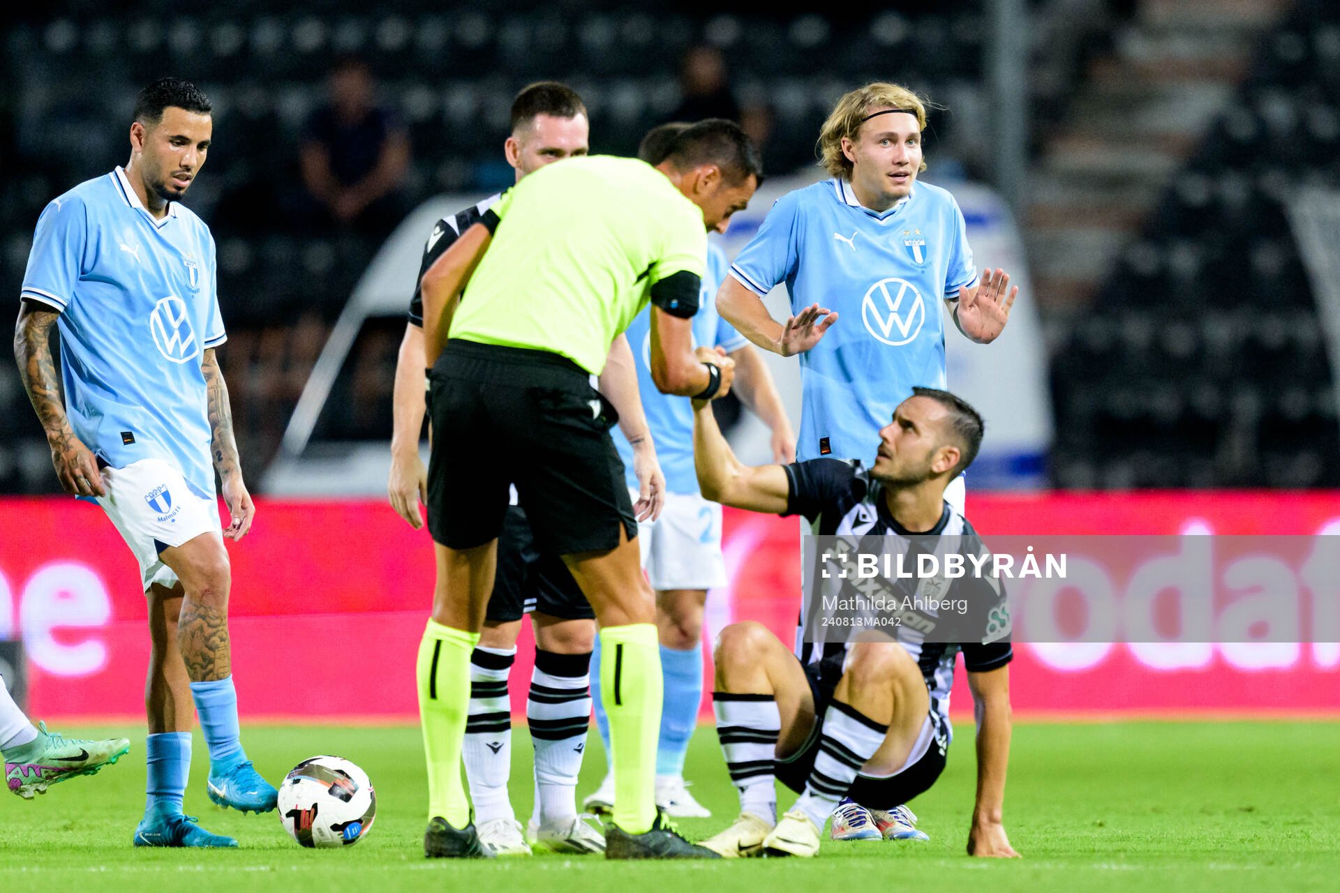 Sebastian Nanasi of Malmö FF reacts