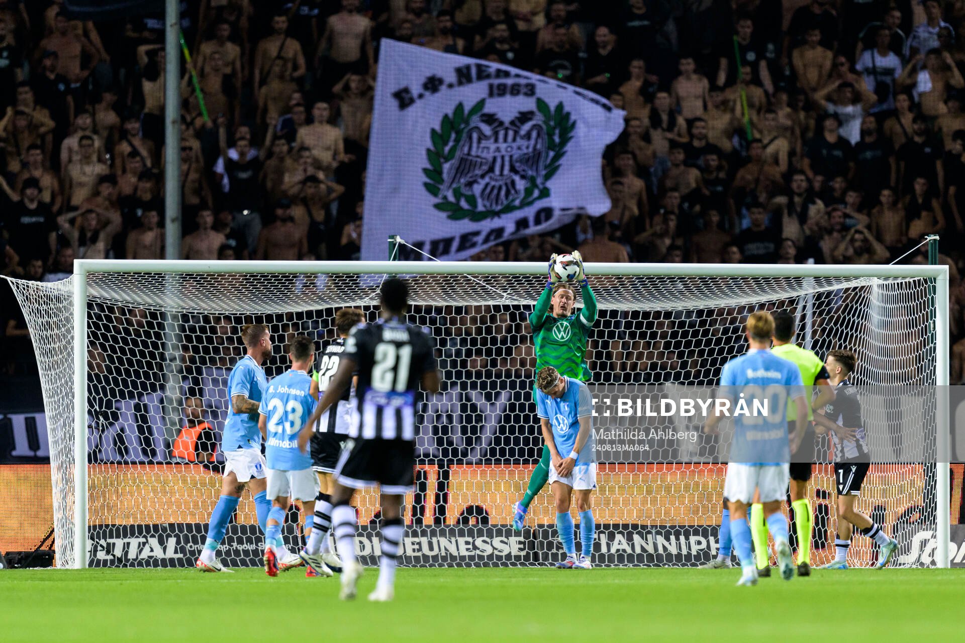 Goalkeeper Johan Dahlin of Malmö FF