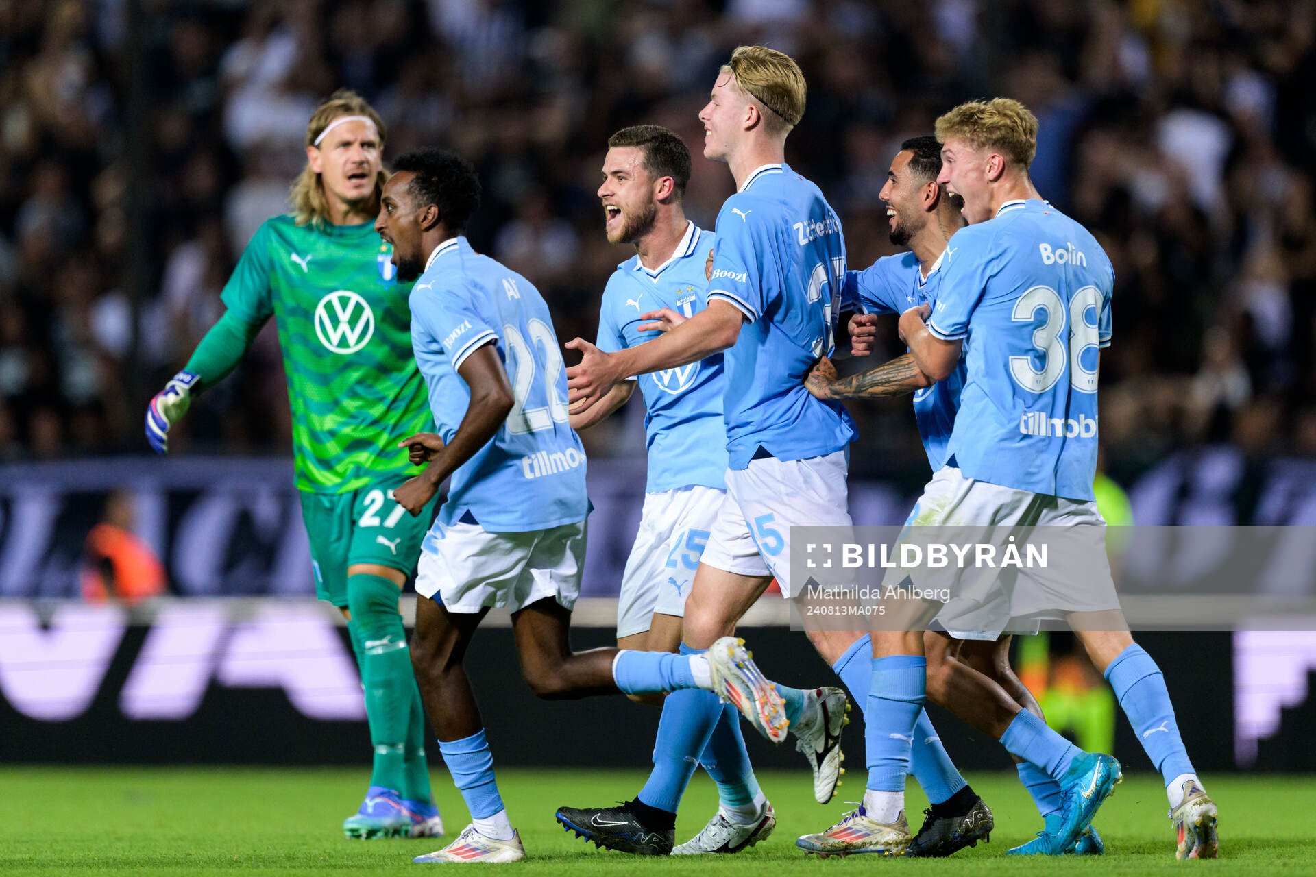 Nils Zätterström of Malmö FF celebrates with team mates