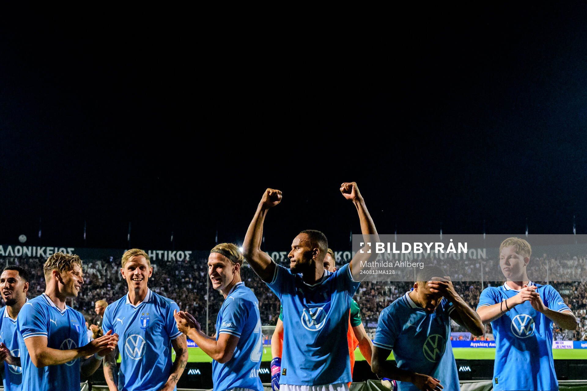 Isaac Kiese Thelin of Malmö FF celebrate