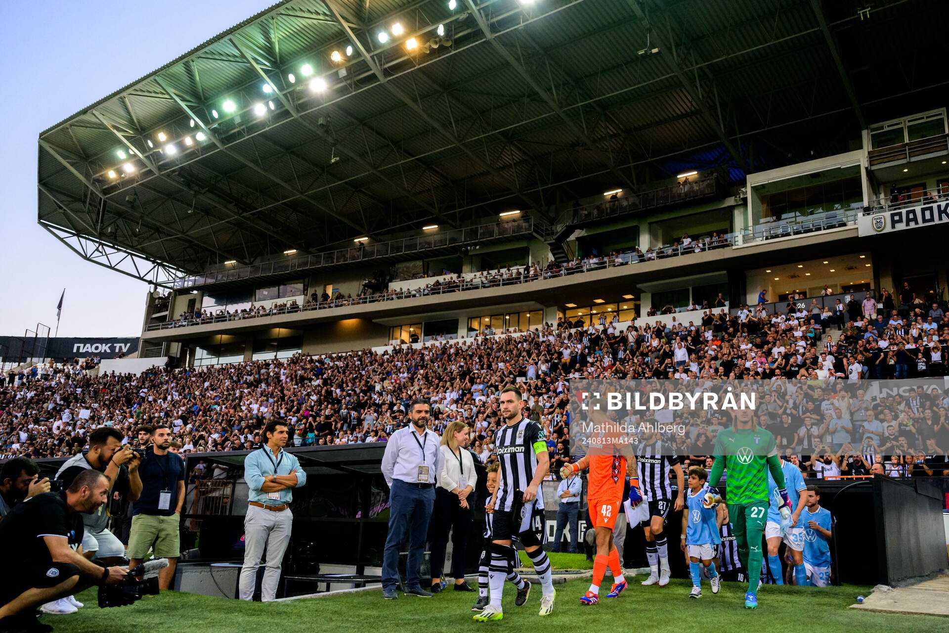 Andrija Zivkovic of PAOK and goalkeeper Johan Dahlin of Malmö FF ahead of the UEFA Champions League football match between PAOK and Malmö FF on August 13, 2024 in Thessaloniki.