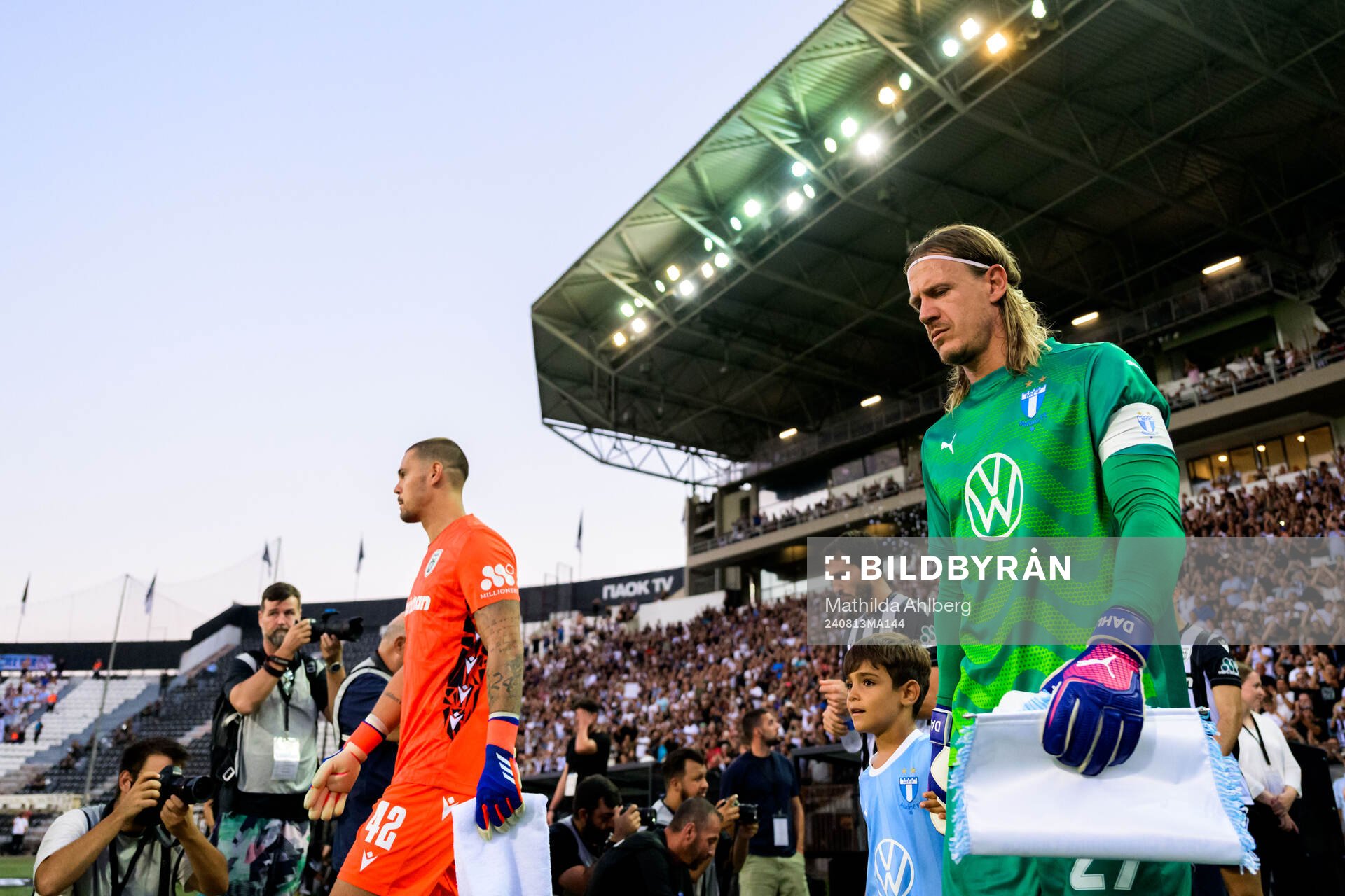 Goalkeeper Dominik Kotarski of PAOK and goalkeeper Johan