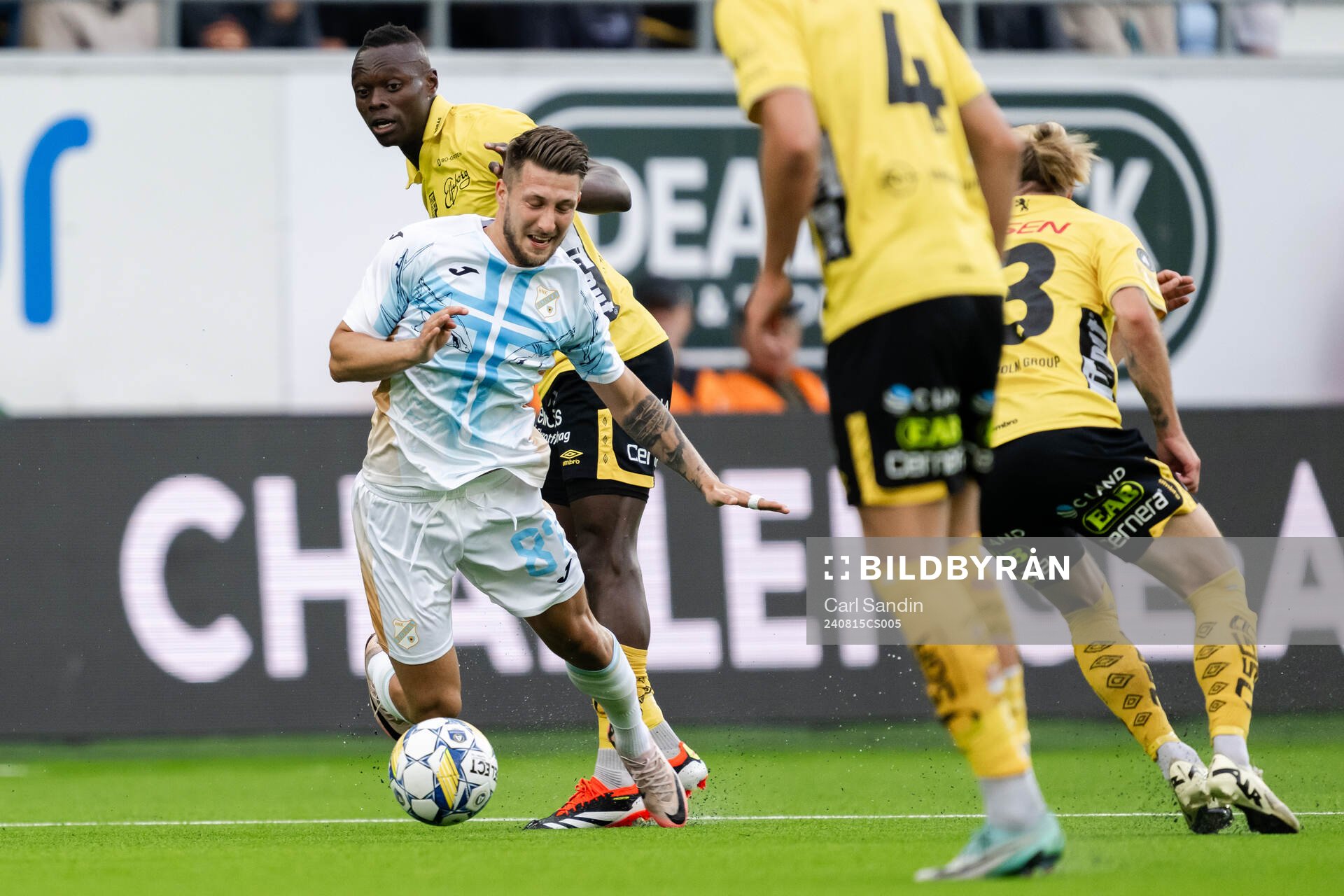 Timothy Noor Ouma of Elfsborg and Marco Pasalic of Rijeka