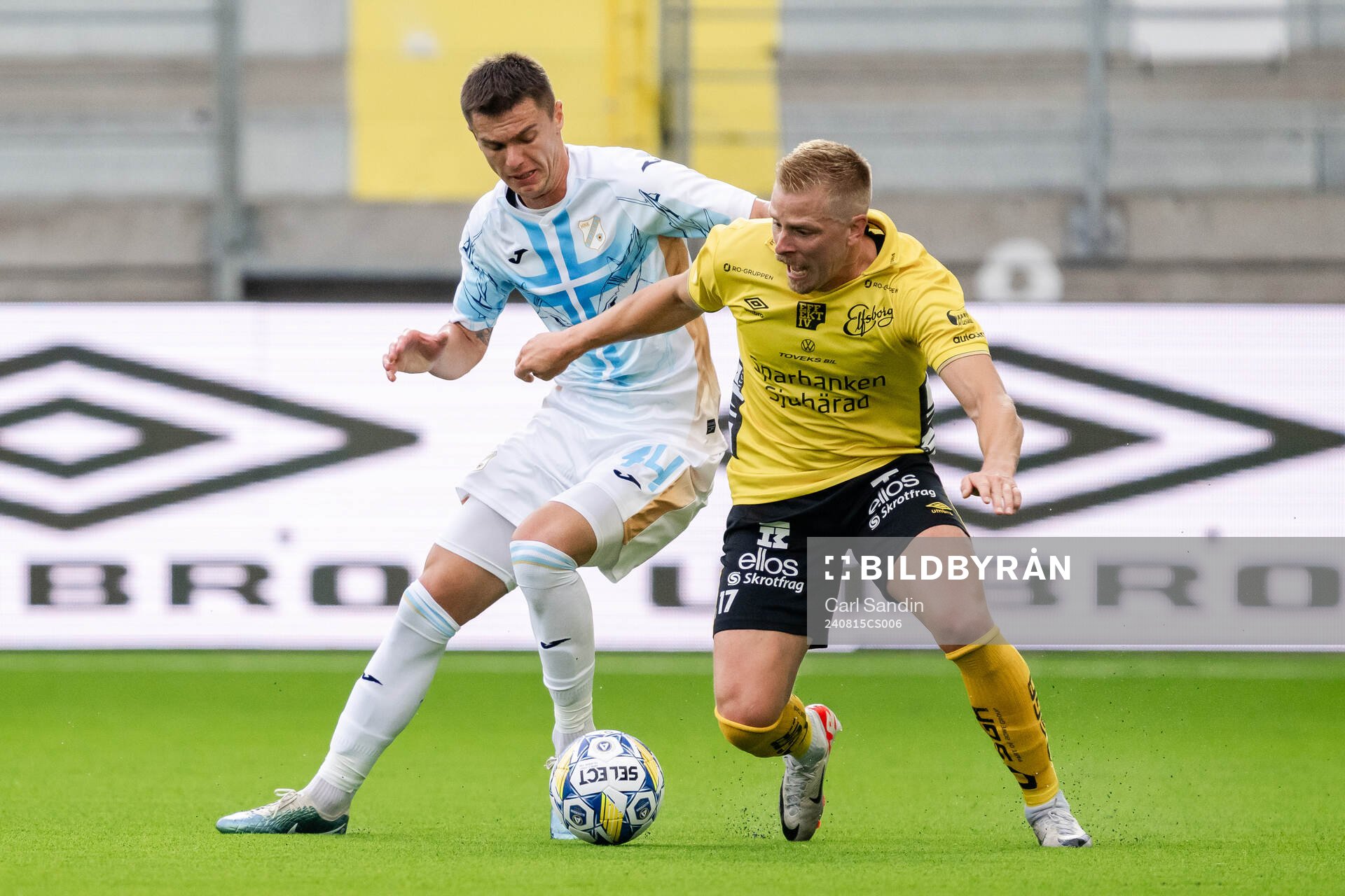 Mladen Devetak of Rijeka and Per Frick of Elfsborg