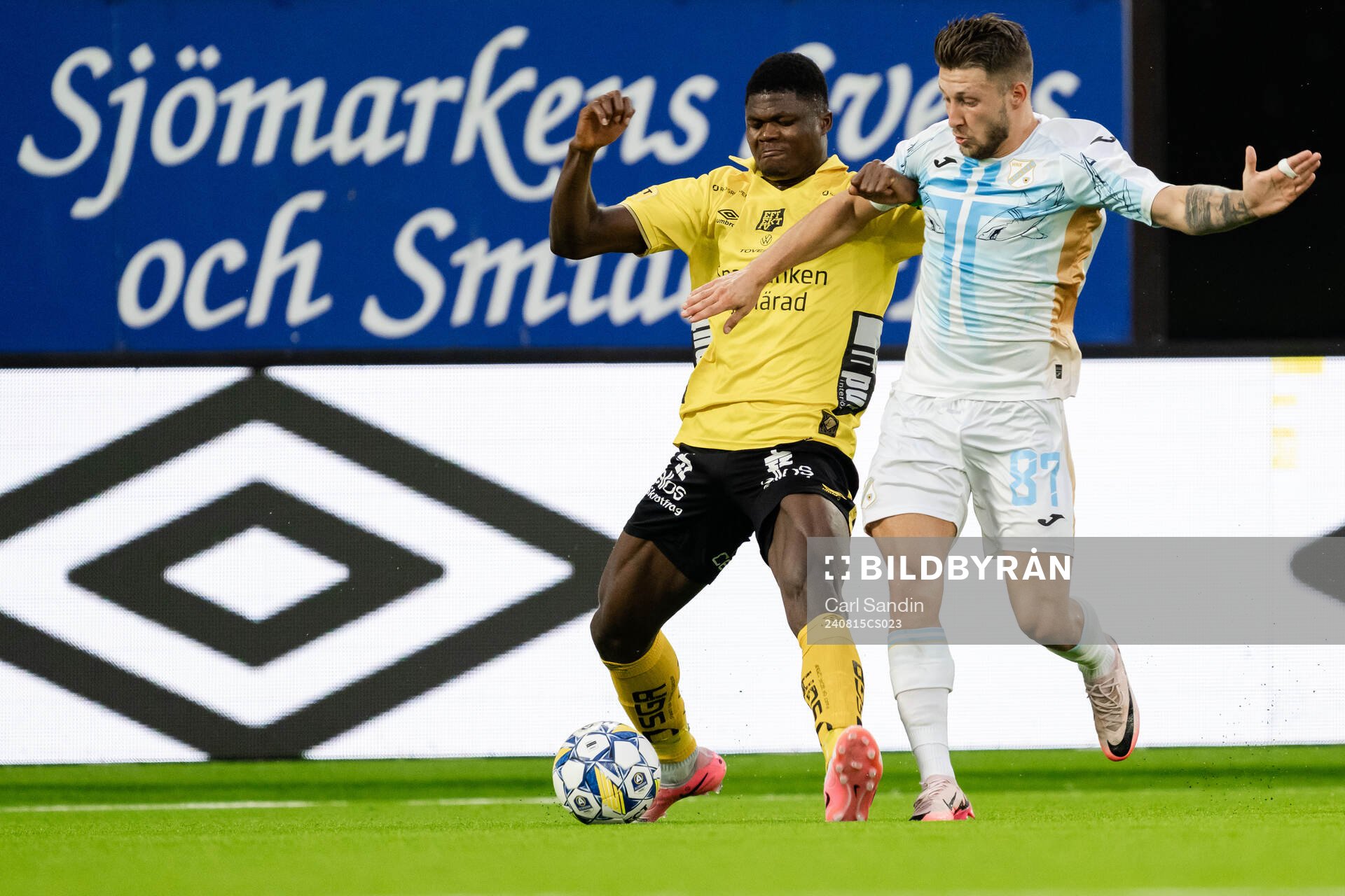 Terry Yegbe of Elfsborg and Marco Pasalic of Rijeka