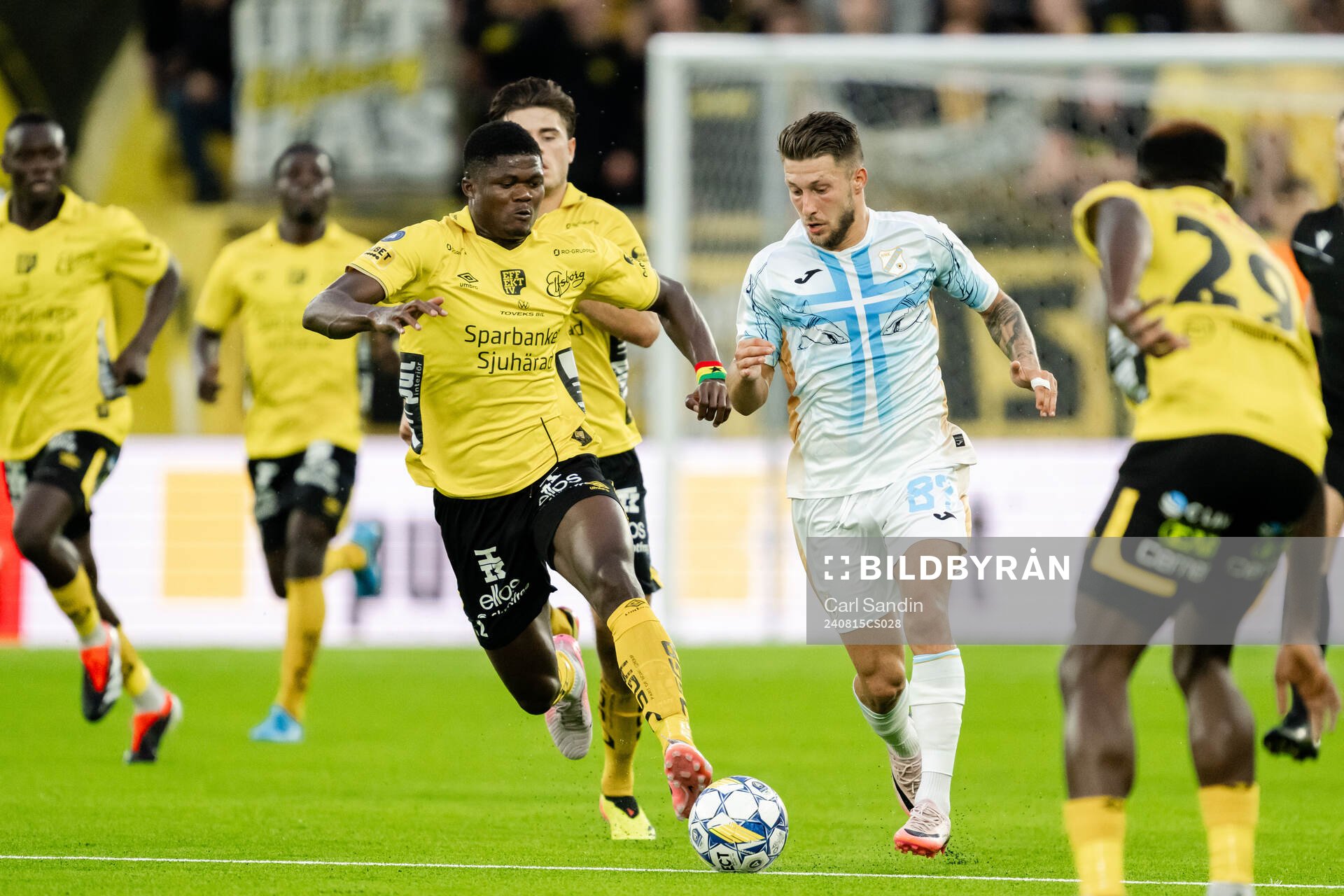 Terry Yegbe of Elfsborg and Marco Pasalic of Rijeka