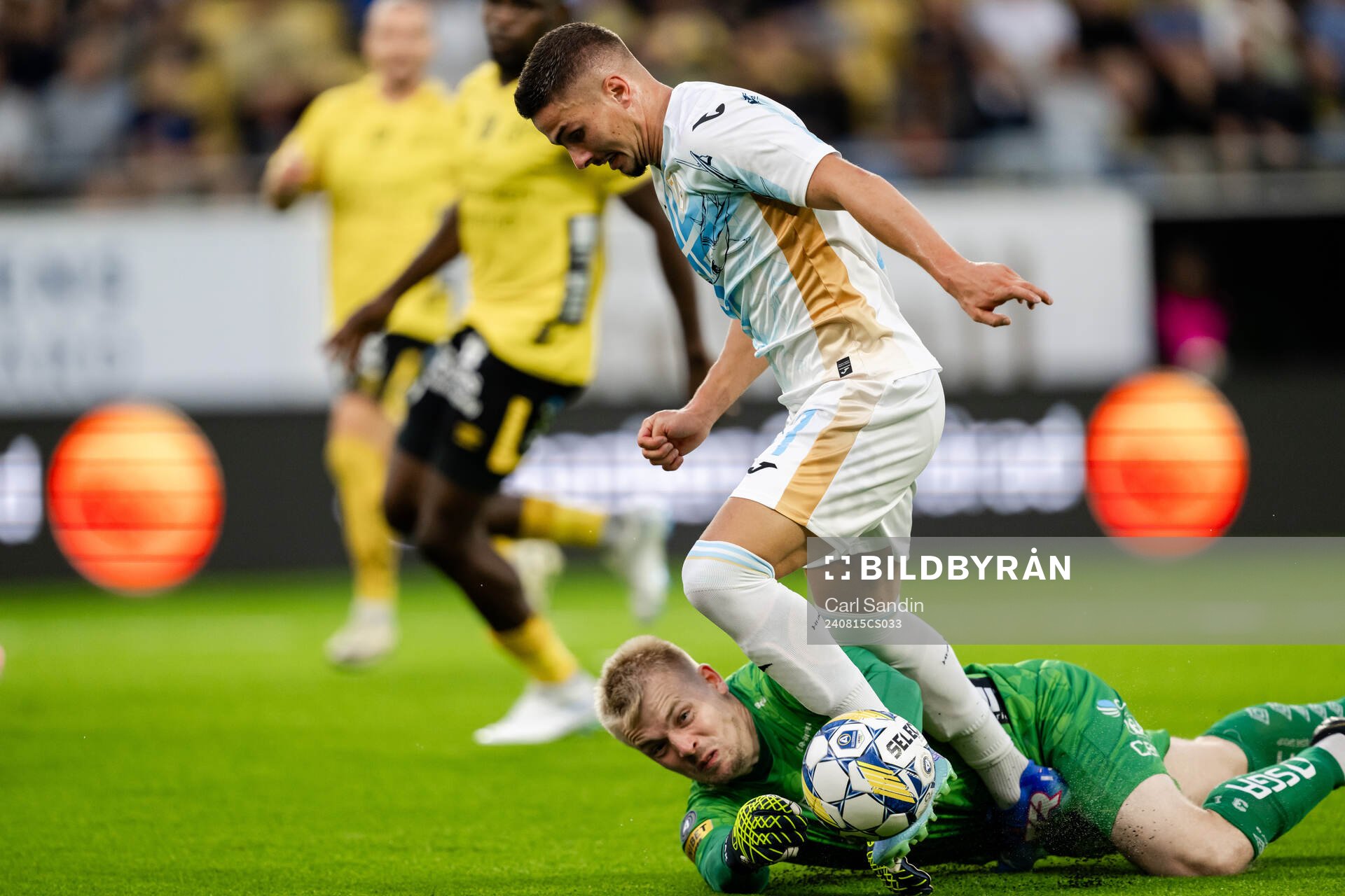 Goalkeeper Isak Pettersson of Elfsborg and Franjo Ivanovic