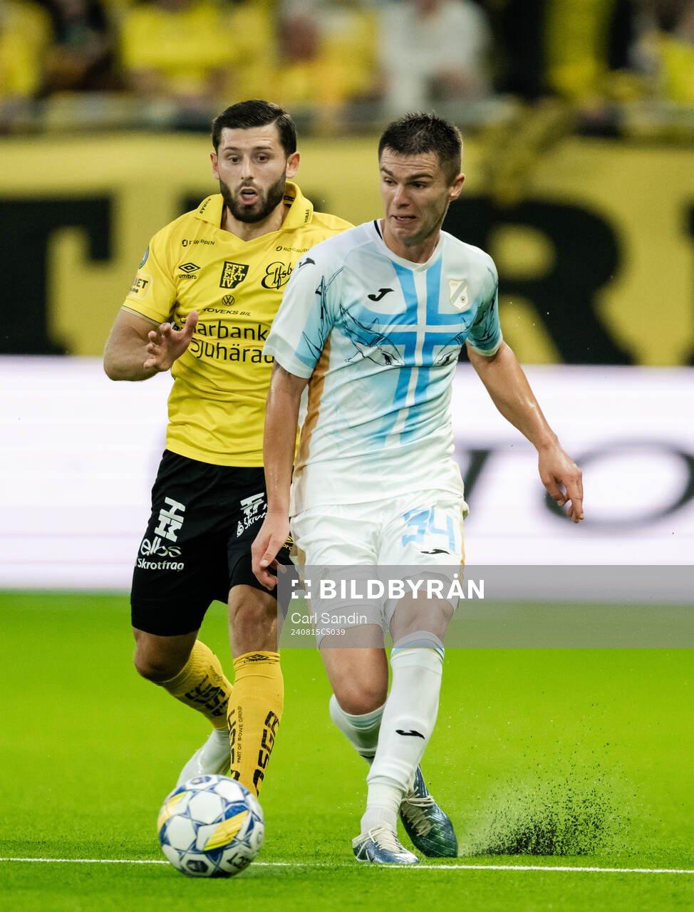 Arber Zeneli of Elfsborg and Mladen Devetak of Rijeka