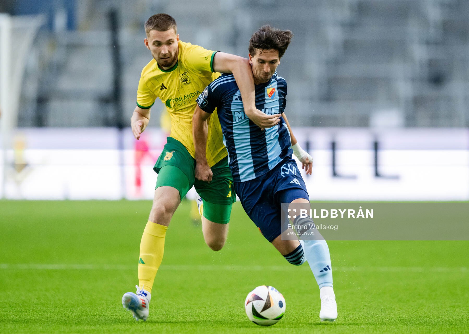Doni Arifi of Ilves and Gustav Wikheim of Djurgården