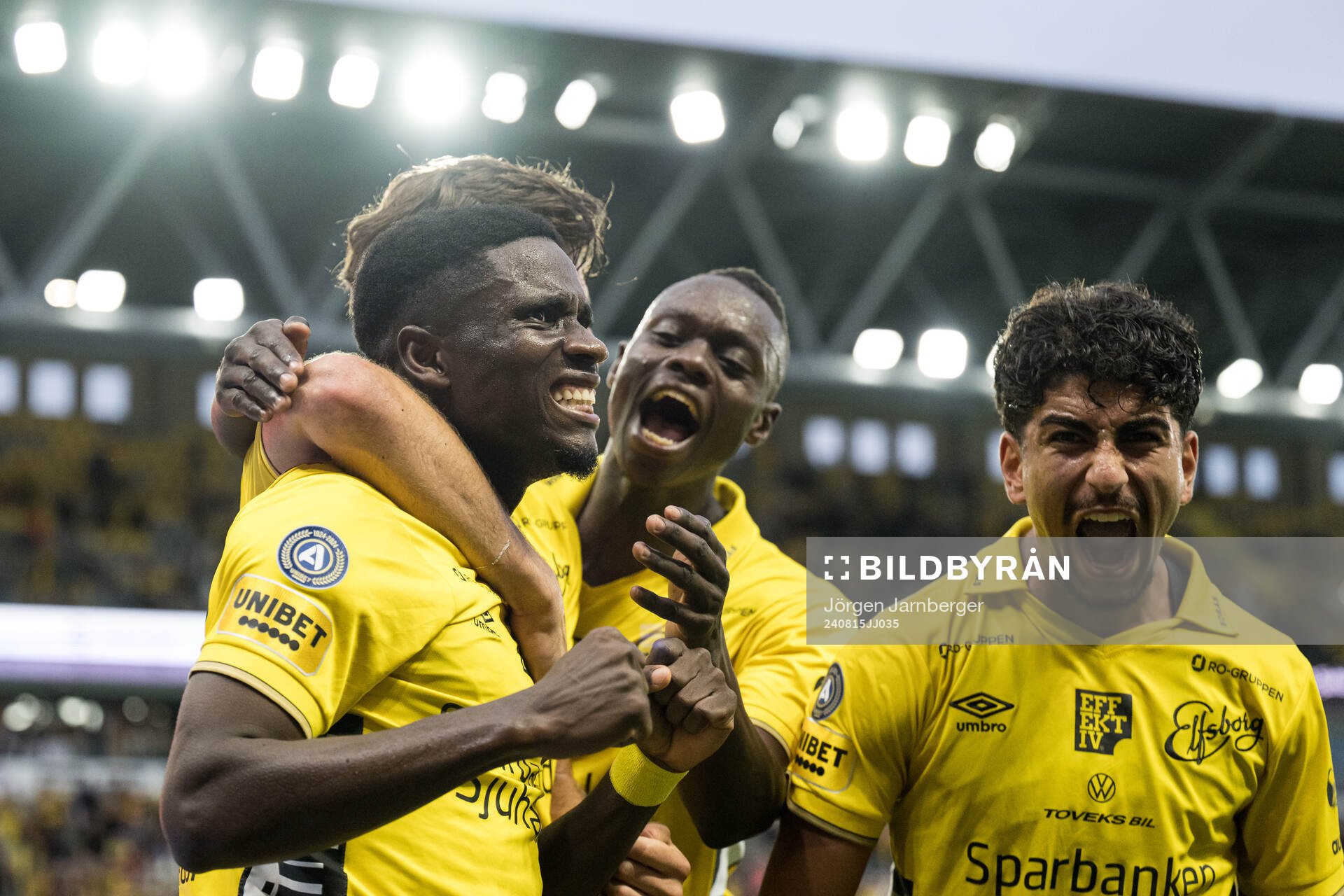 Michael Baidoo of Elfsborg celebrates with Timothy Noor