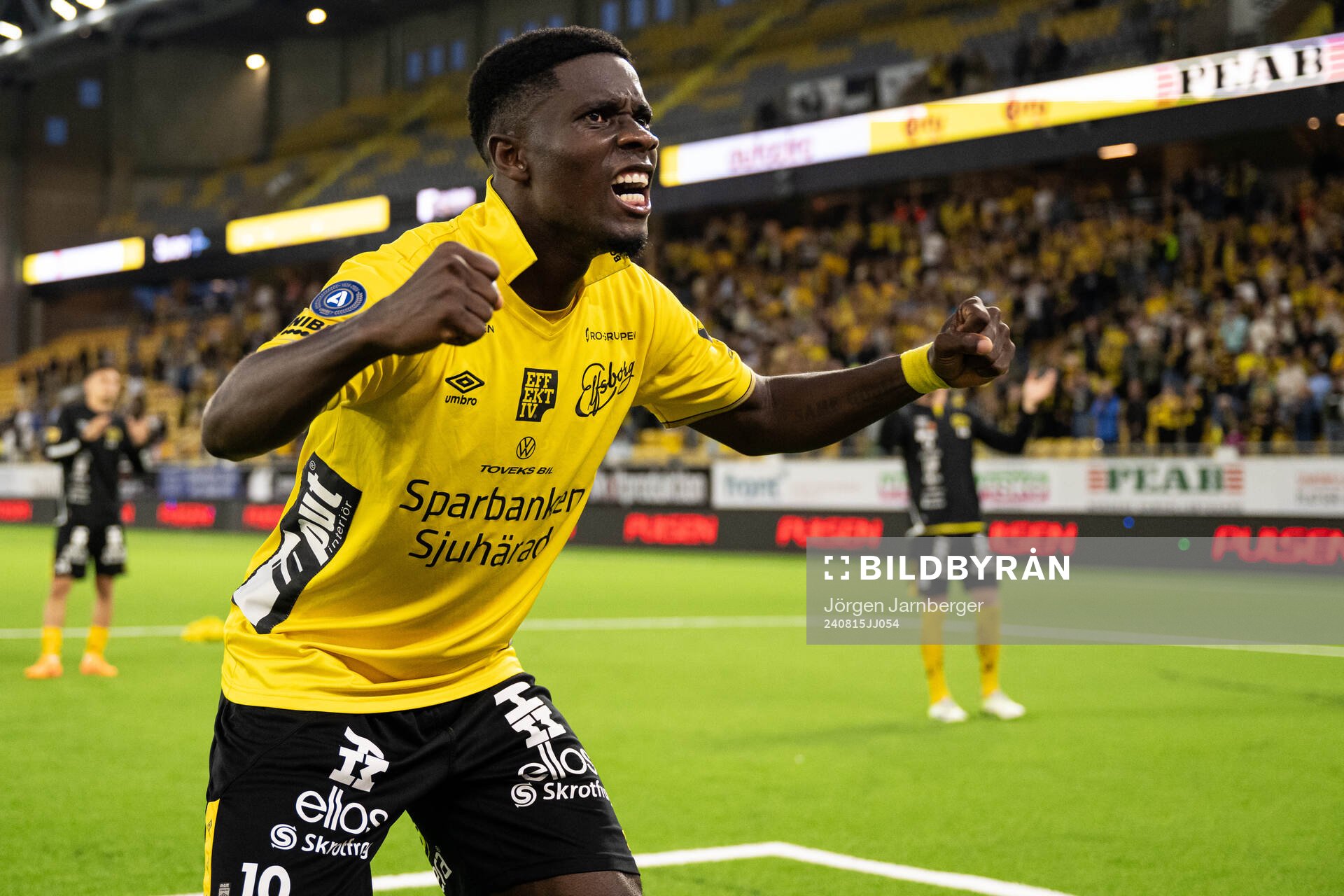 Michael Baidoo of Elfsborg celebrates