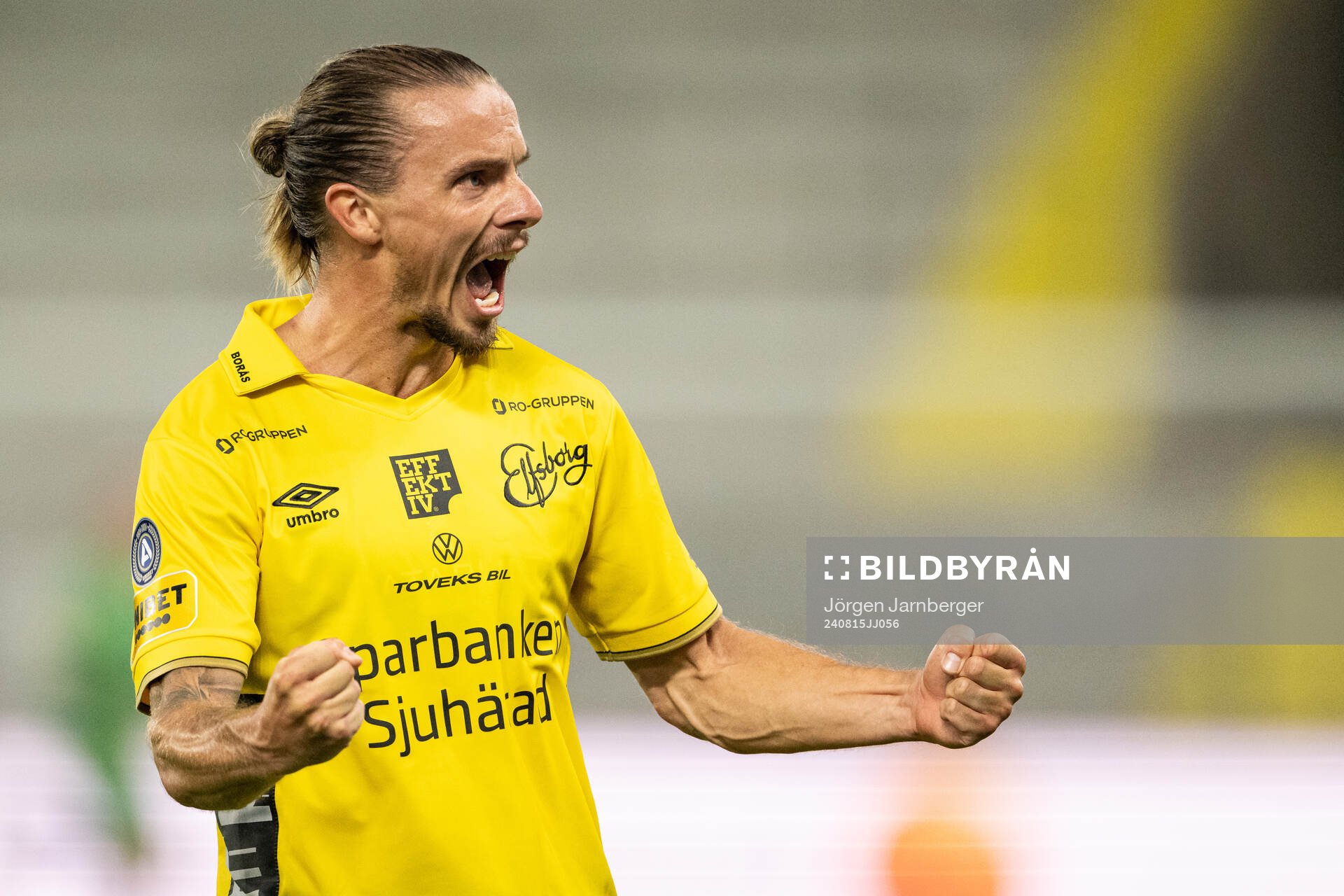 Niklas Hult of Elfsborg celebrates