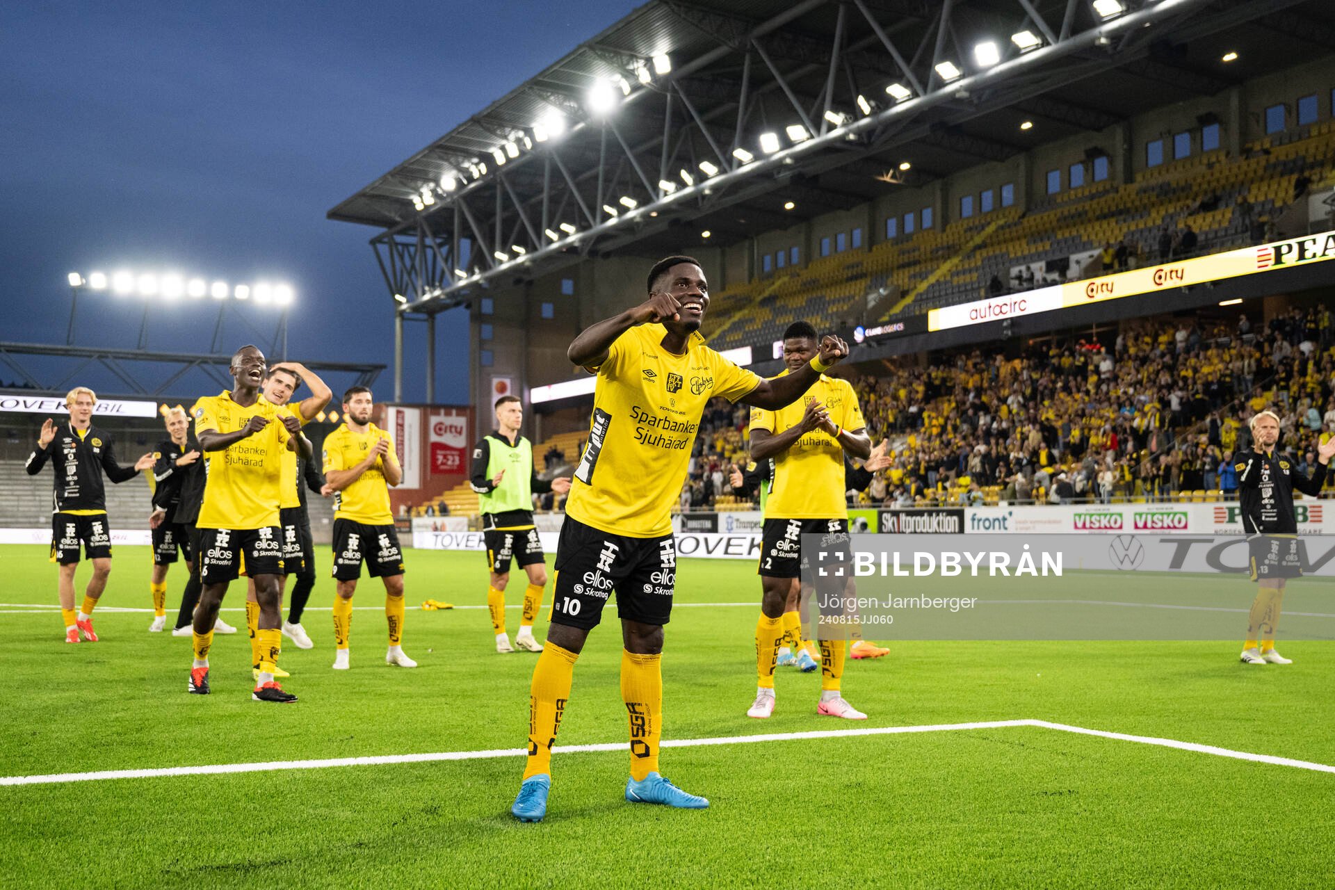 Michael Baidoo of Elfsborg celebrates