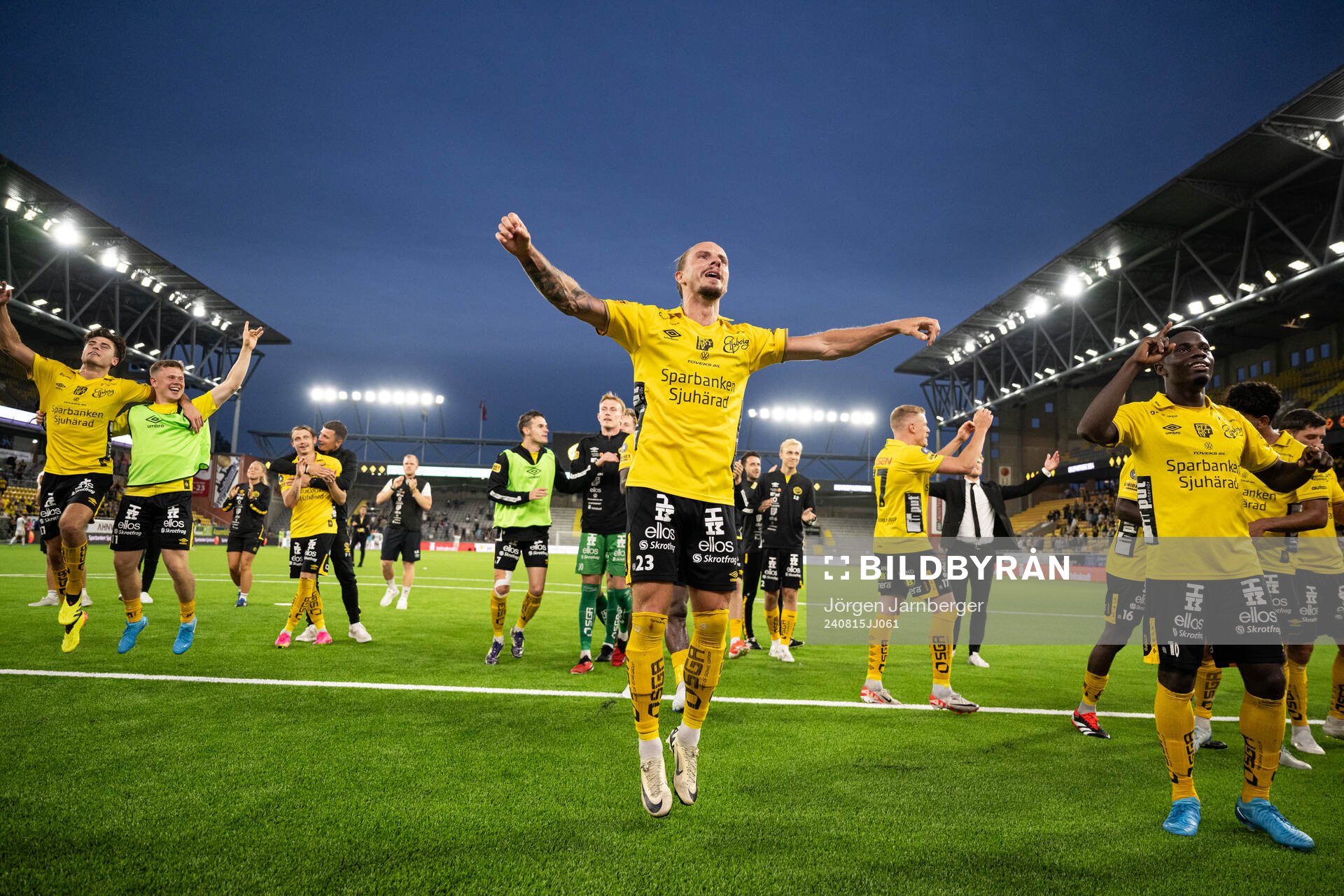 Niklas Hult of Elfsborg celebrates
