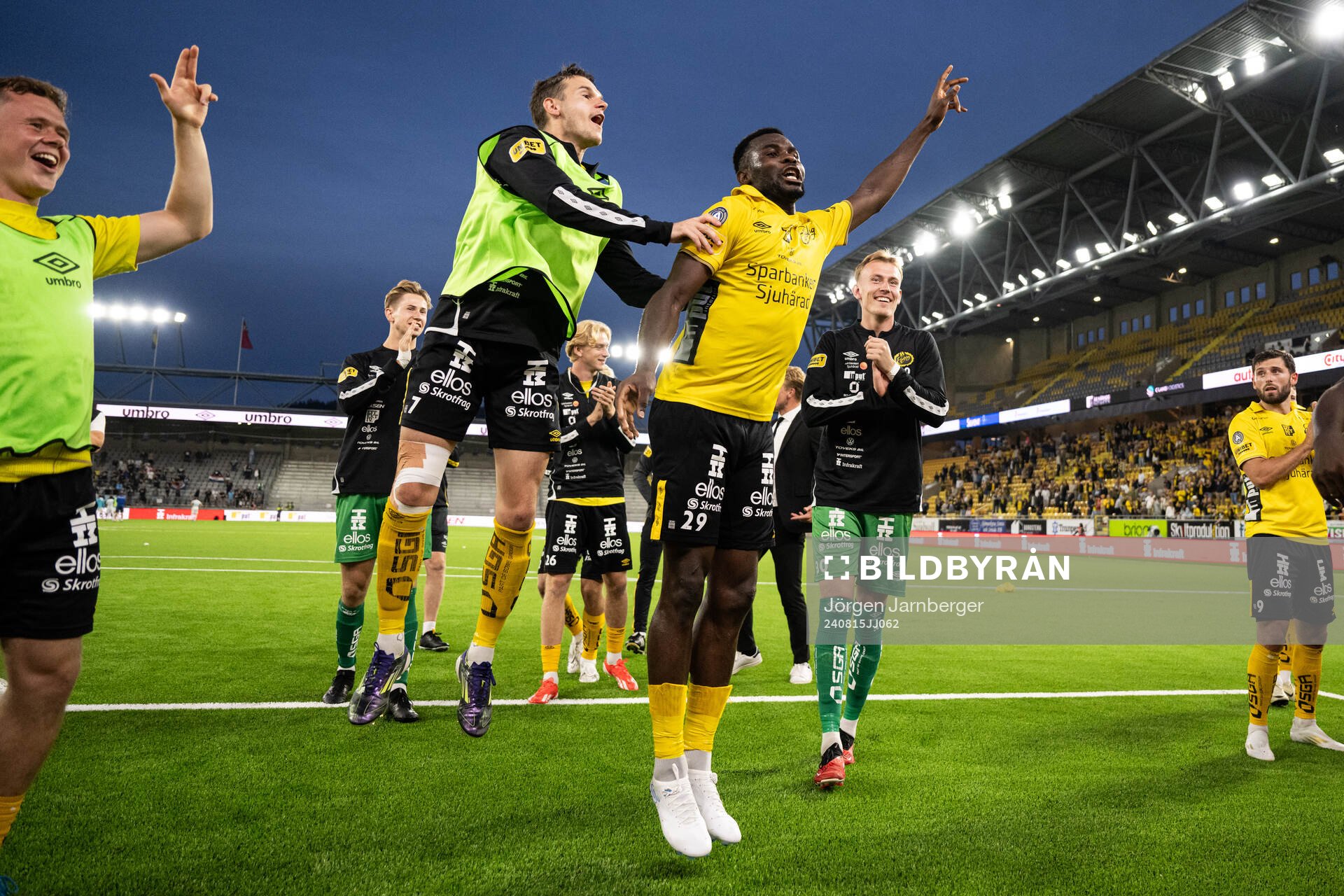 Jens Jakob Dyhr Thomasen and Ibrahim Buhari of Elfsborg