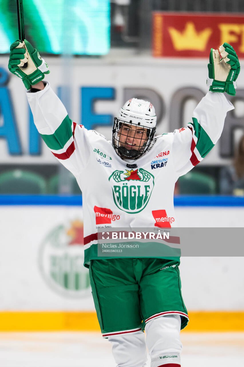 Rögles Amalie Andersen jublar