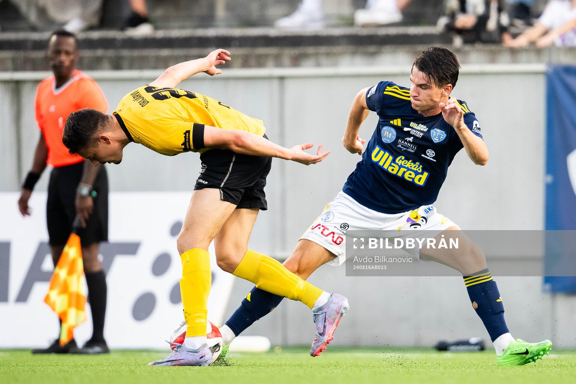Lund BKs Isak Orajärvi och Falkenbergs FFs Leonardo Farah