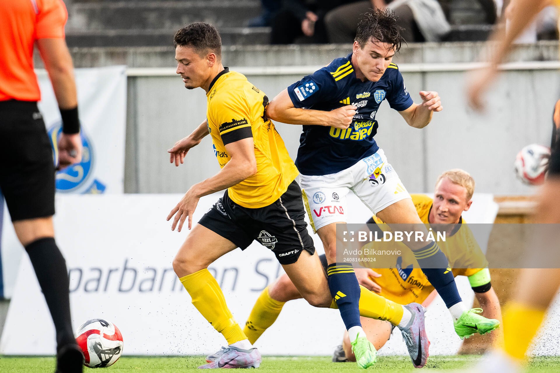 Lund BKs Isak Orajärvi och Falkenbergs FFs Leonardo Farah
