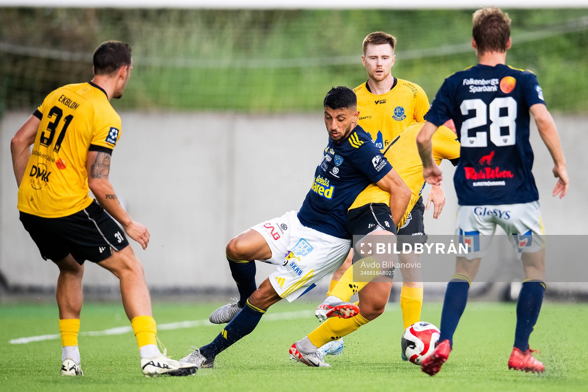 Lund BKs André Kamp och Falkenbergs FFs Leonardo Farah