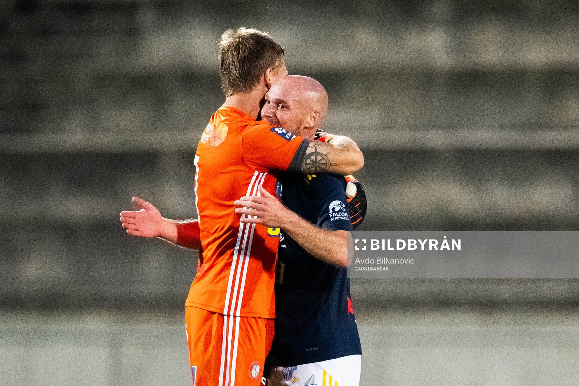 Falkenbergs FFs målvakt Anton Andersson och Christoffer Carlsson jublar efter slutsignalen under fotbollsmatchen i Division 1 södra mellan Lund BK och Falkenbergs FF den 16 augusti 2024 i Lund.