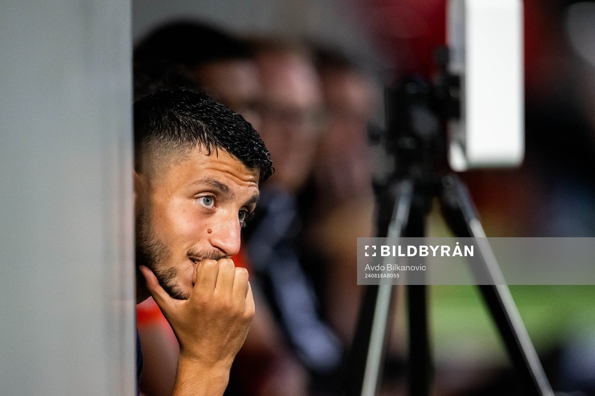 Falkenbergs FFs Leonardo Farah Shahin på bänken