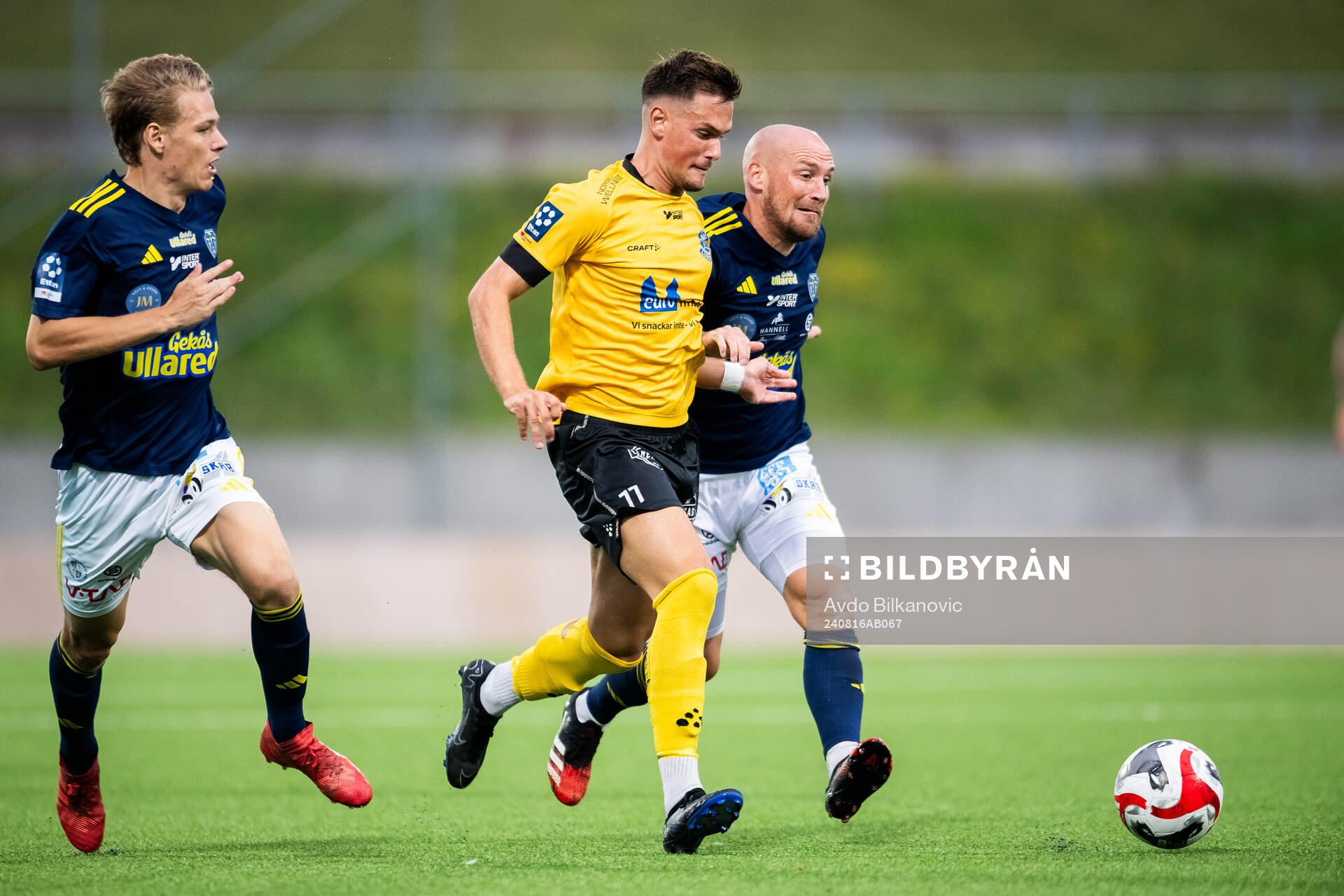 Lund BKs Sebastian Tipura och Falkenbergs FFs Christoffer