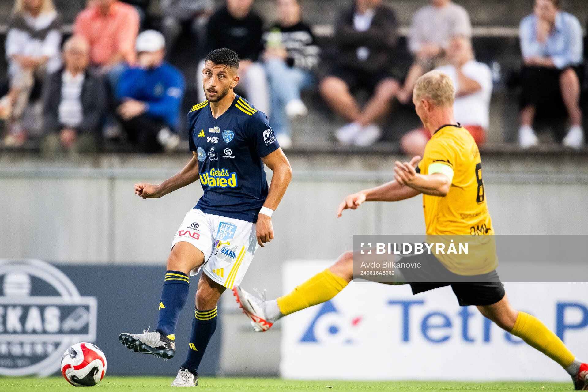 Lund BKs André Kamp och Falkenbergs FFs Leonardo Farah